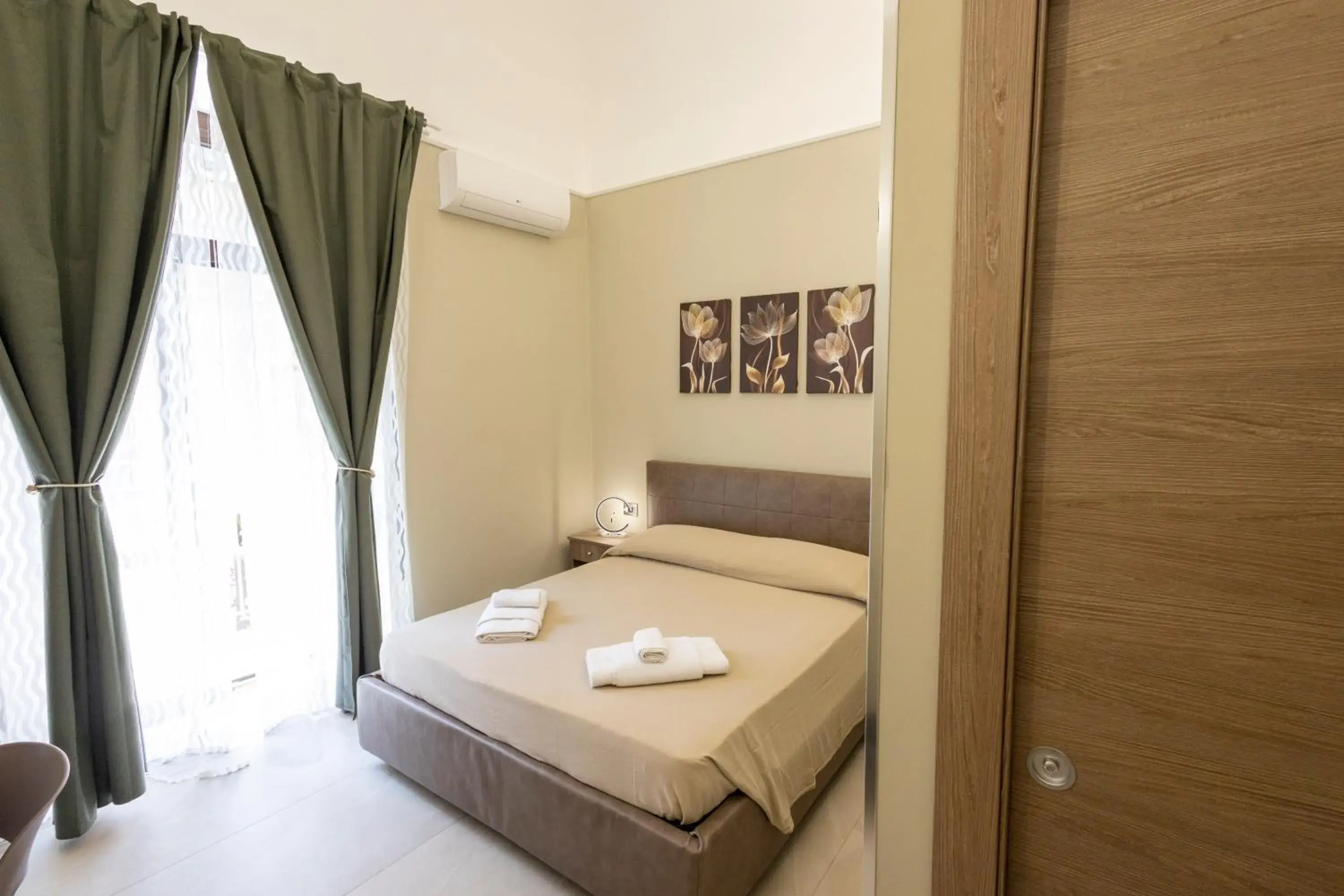 Deluxe Double Room in CATANIA CENTER B&B Deluxe Double Room in CATANIA CENTER B&B