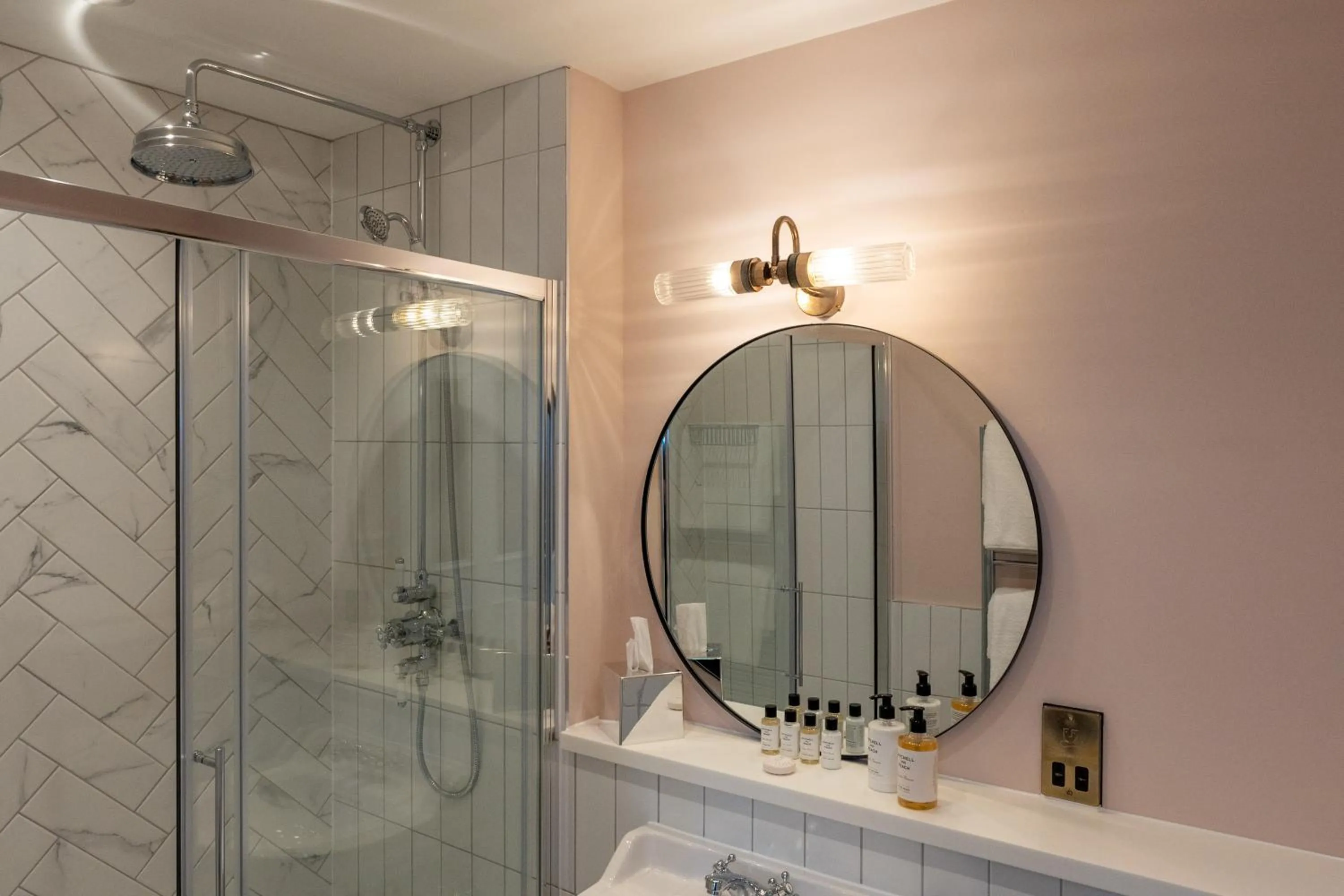 Shower in Duke of Cumberland