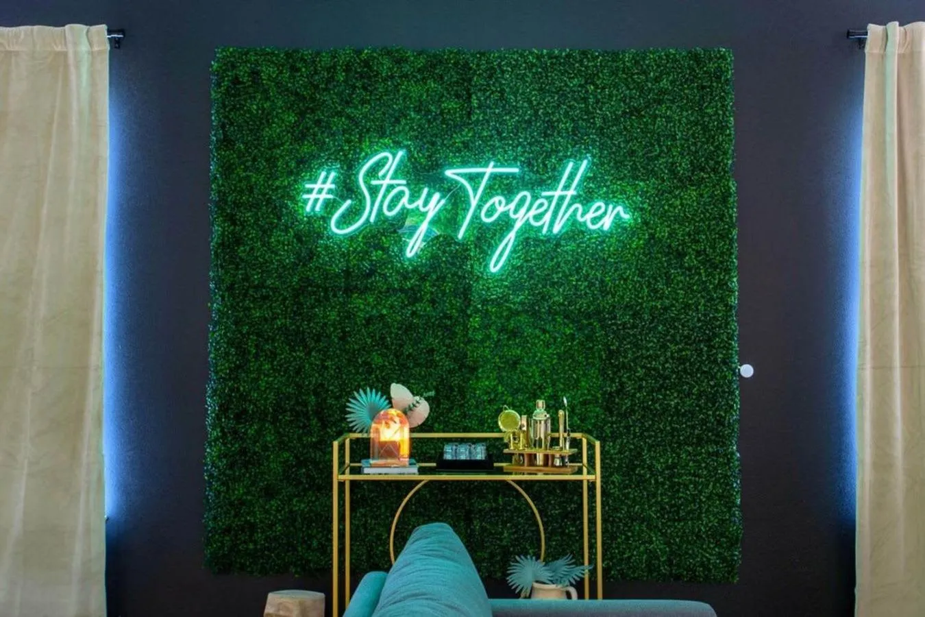 Text overlay in Massive 10BR Compound - 6 Min to Downtown Austin