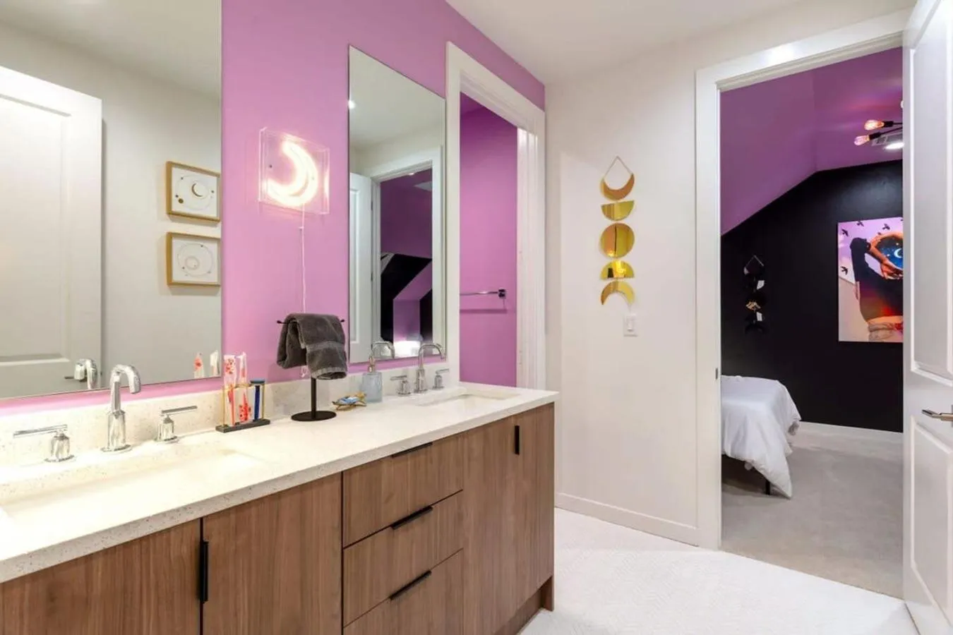 Shower in Massive 10BR Compound - 6 Min to Downtown Austin