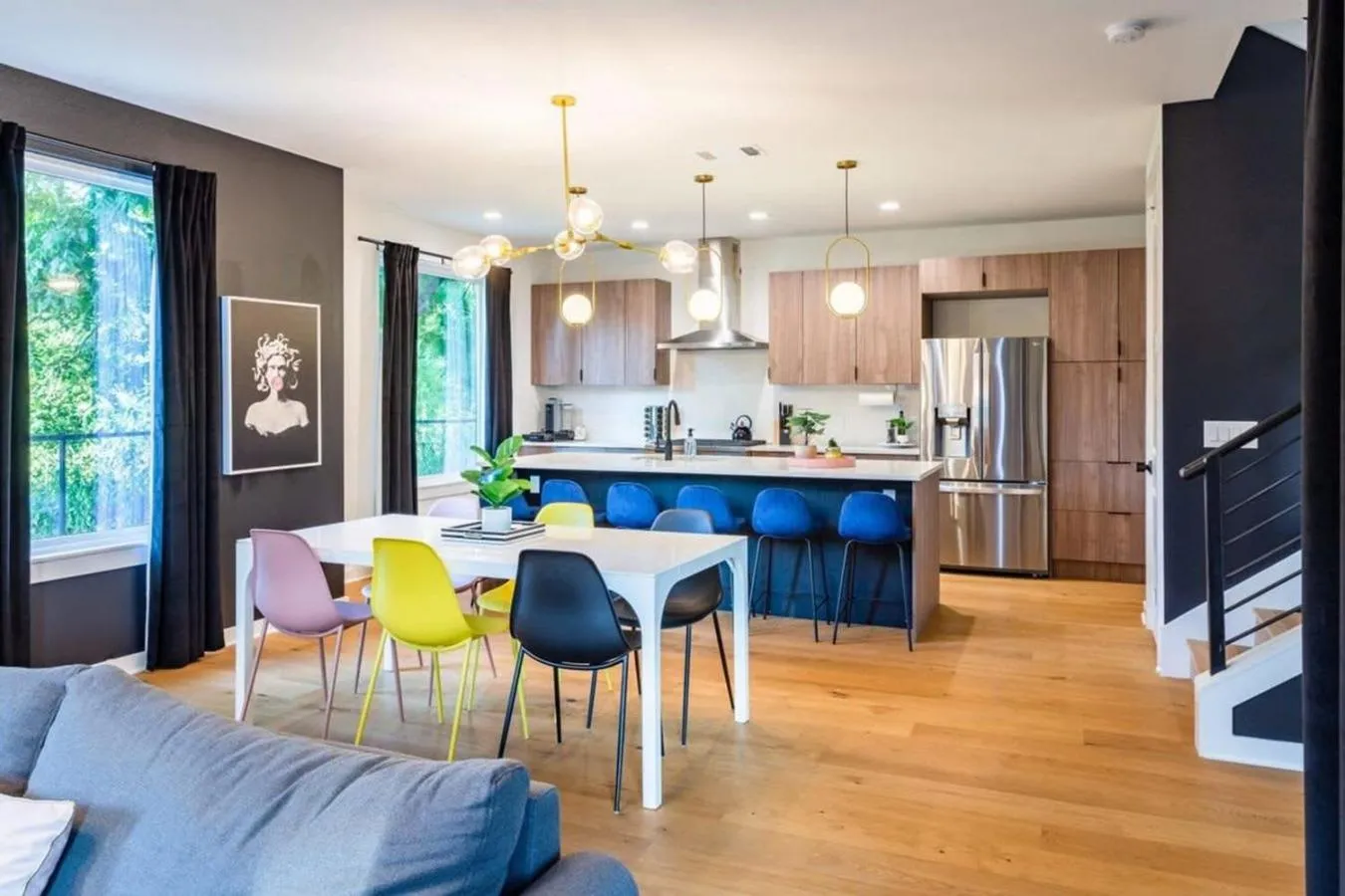 Dining area in Massive 10BR Compound - 6 Min to Downtown Austin