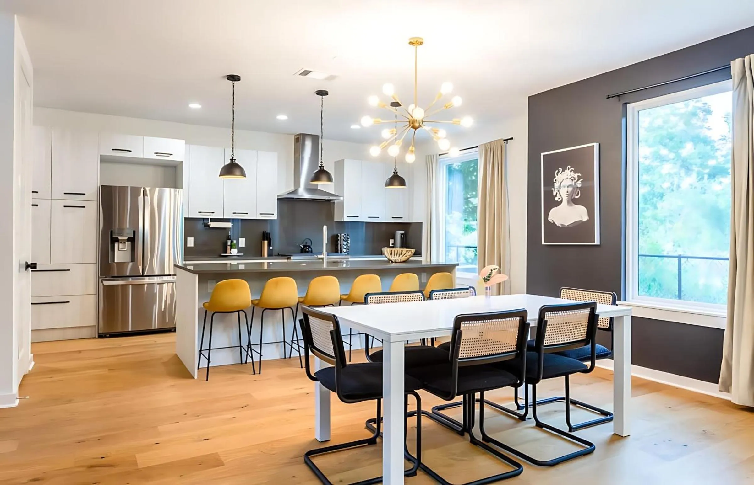 Massive 10BR Compound - 6 Min to Downtown Austin