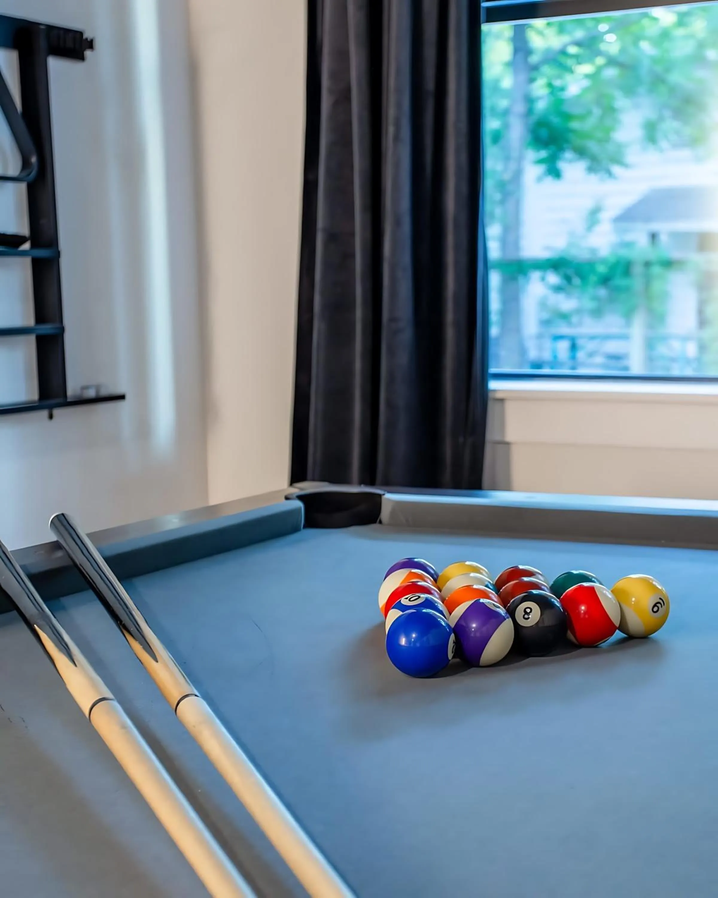 Billiard in Massive 10BR Compound - 6 Min to Downtown Austin