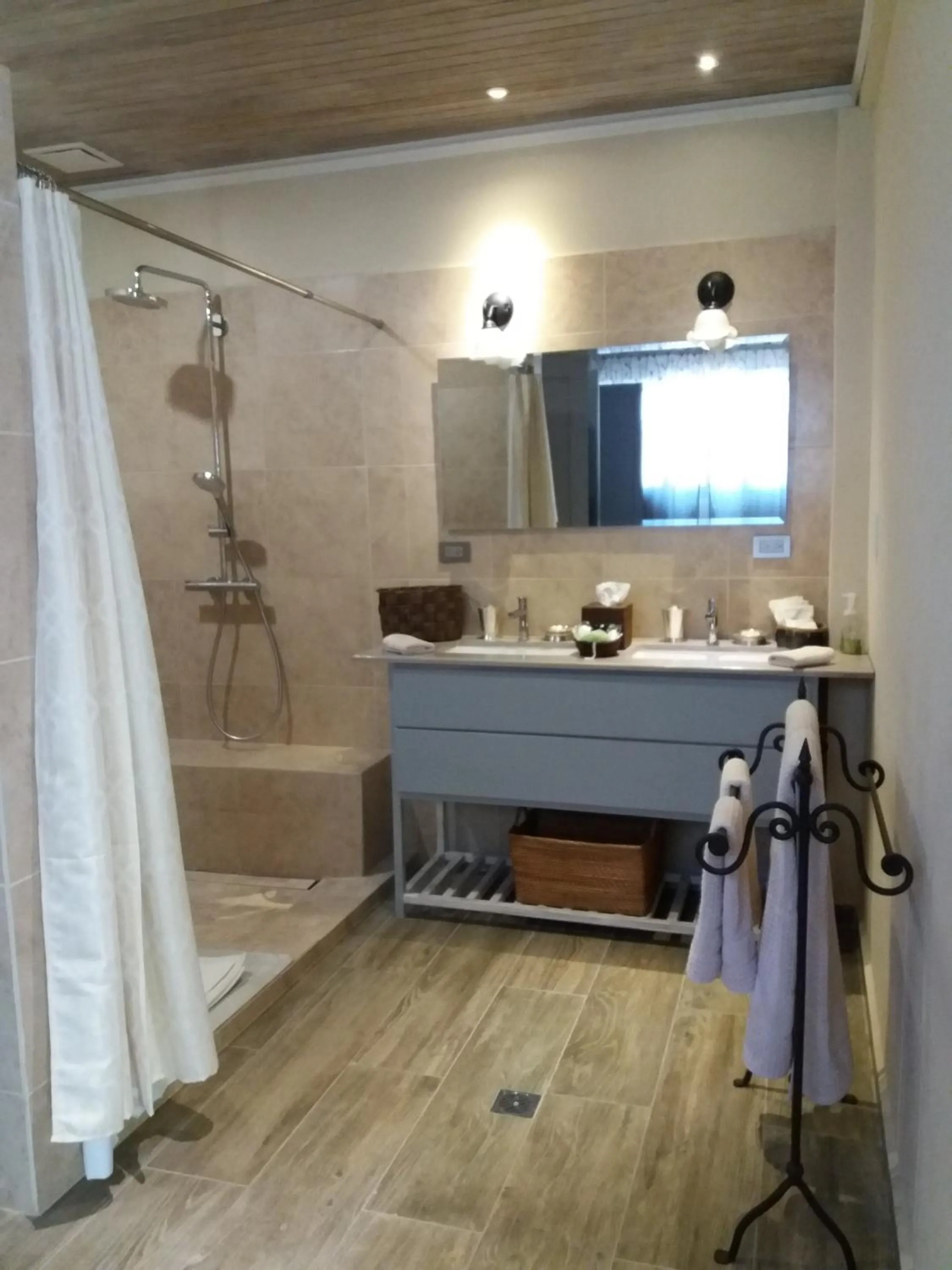 Shower in SCHUMANN'S RESORT & PARK