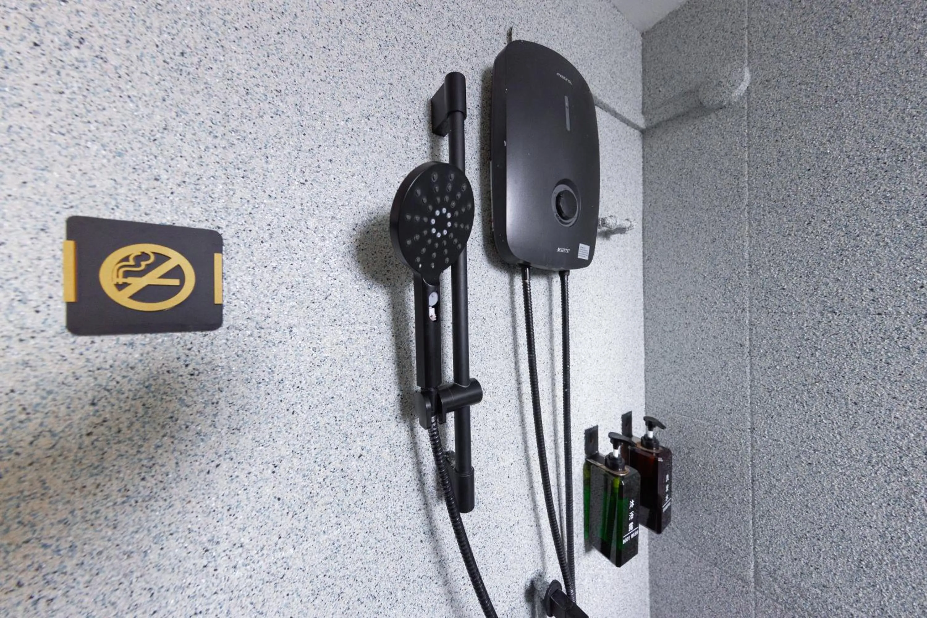 Shower in D'Nova Hotel Kallang