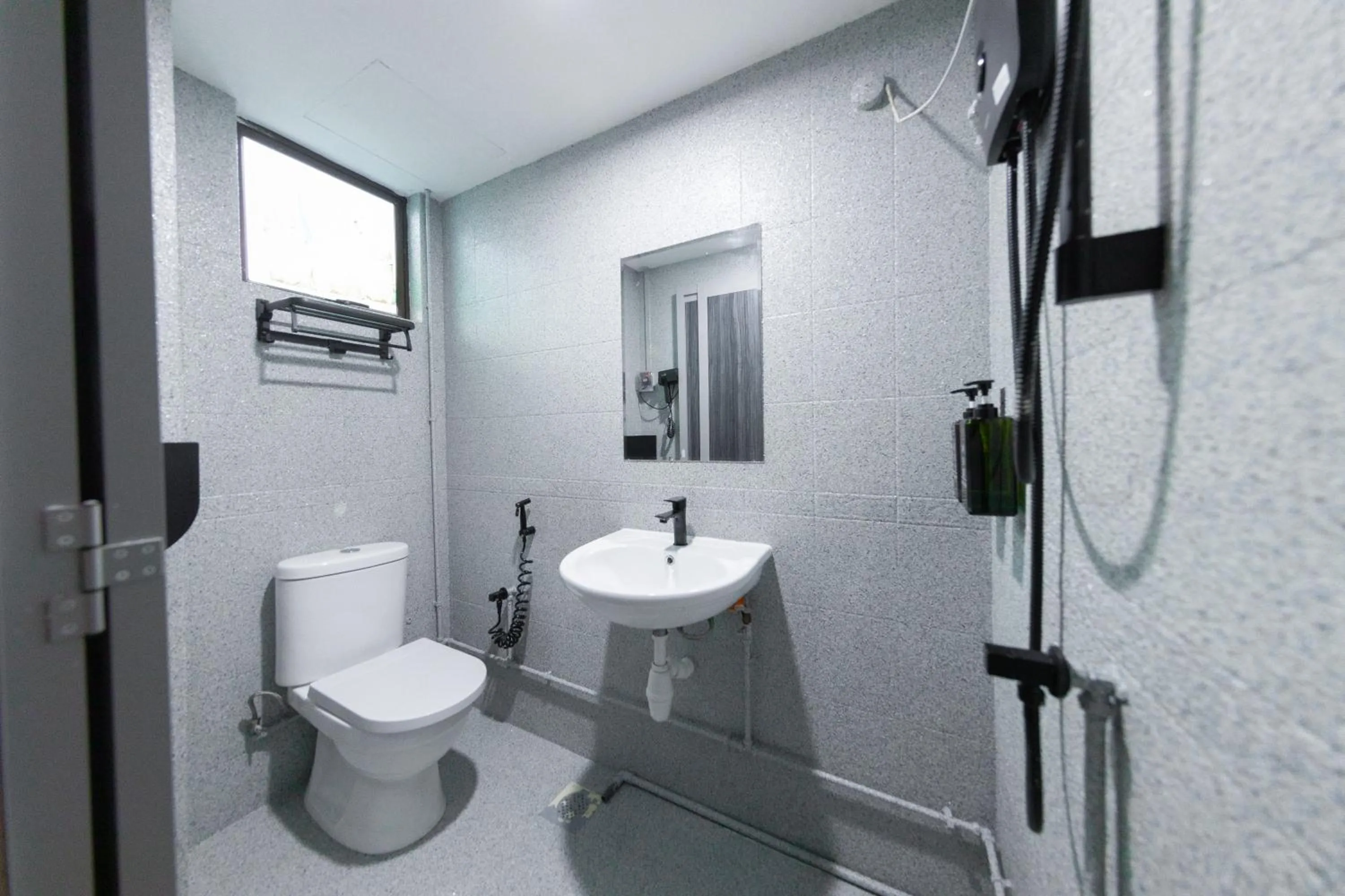 Shower in D'Nova Hotel Kallang