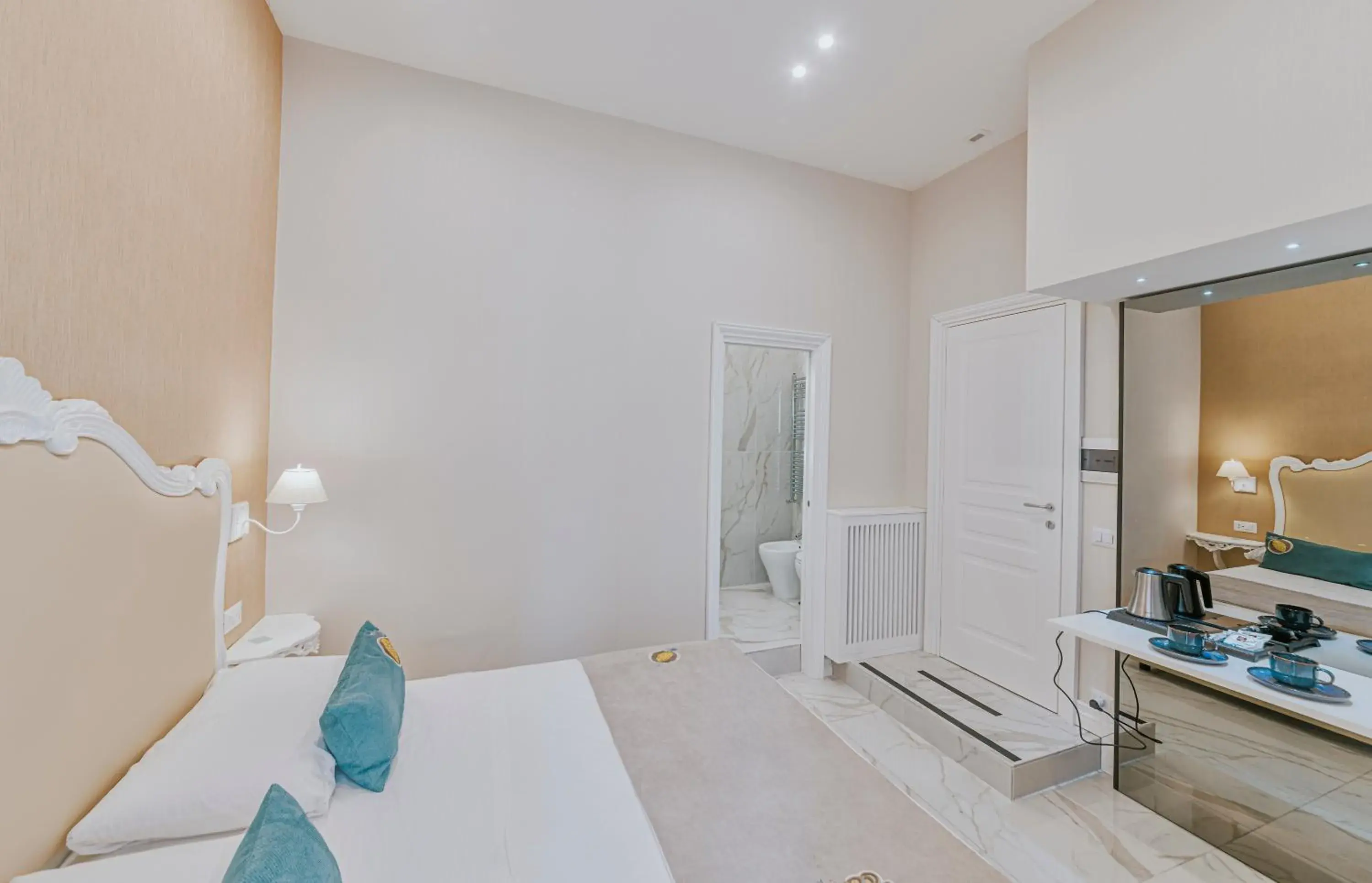 Double Room - single occupancy in Gentile Suite & Spa Vomero Double Room - single occupancy in Gentile Suite & Spa Vomero
