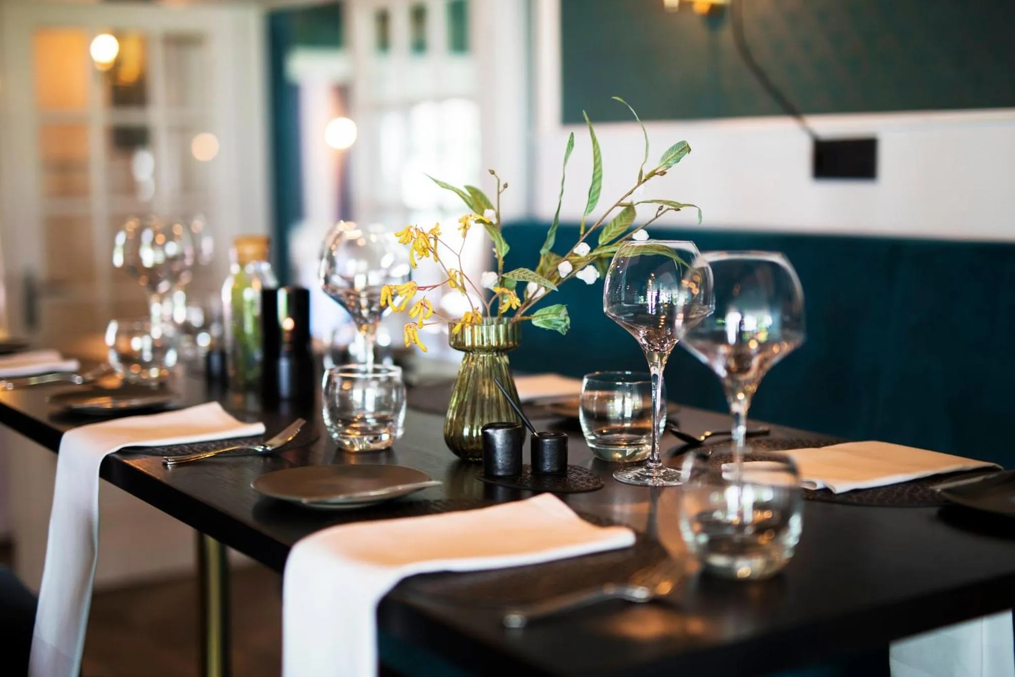 Restaurant/places to eat in Auberge Du Bonheur