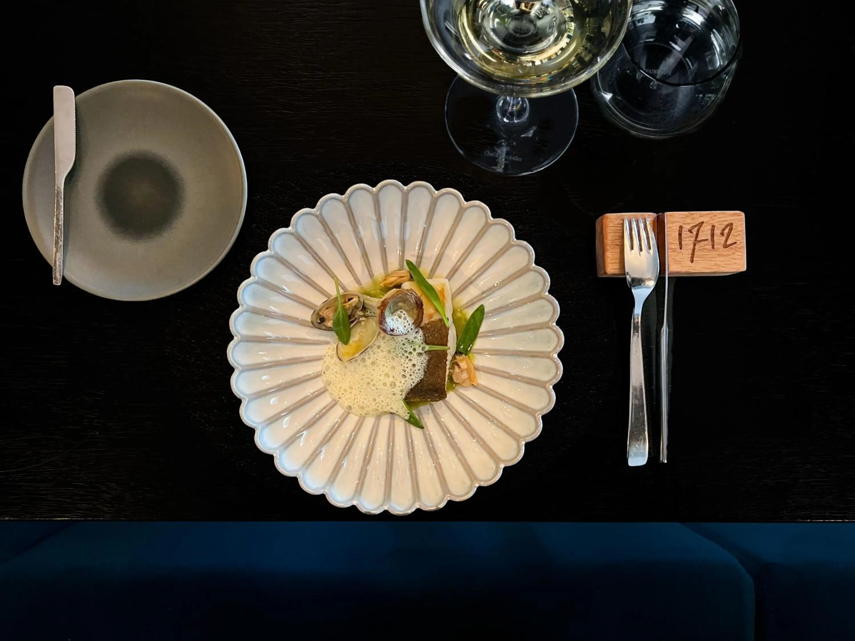 Food and drinks in Auberge Du Bonheur