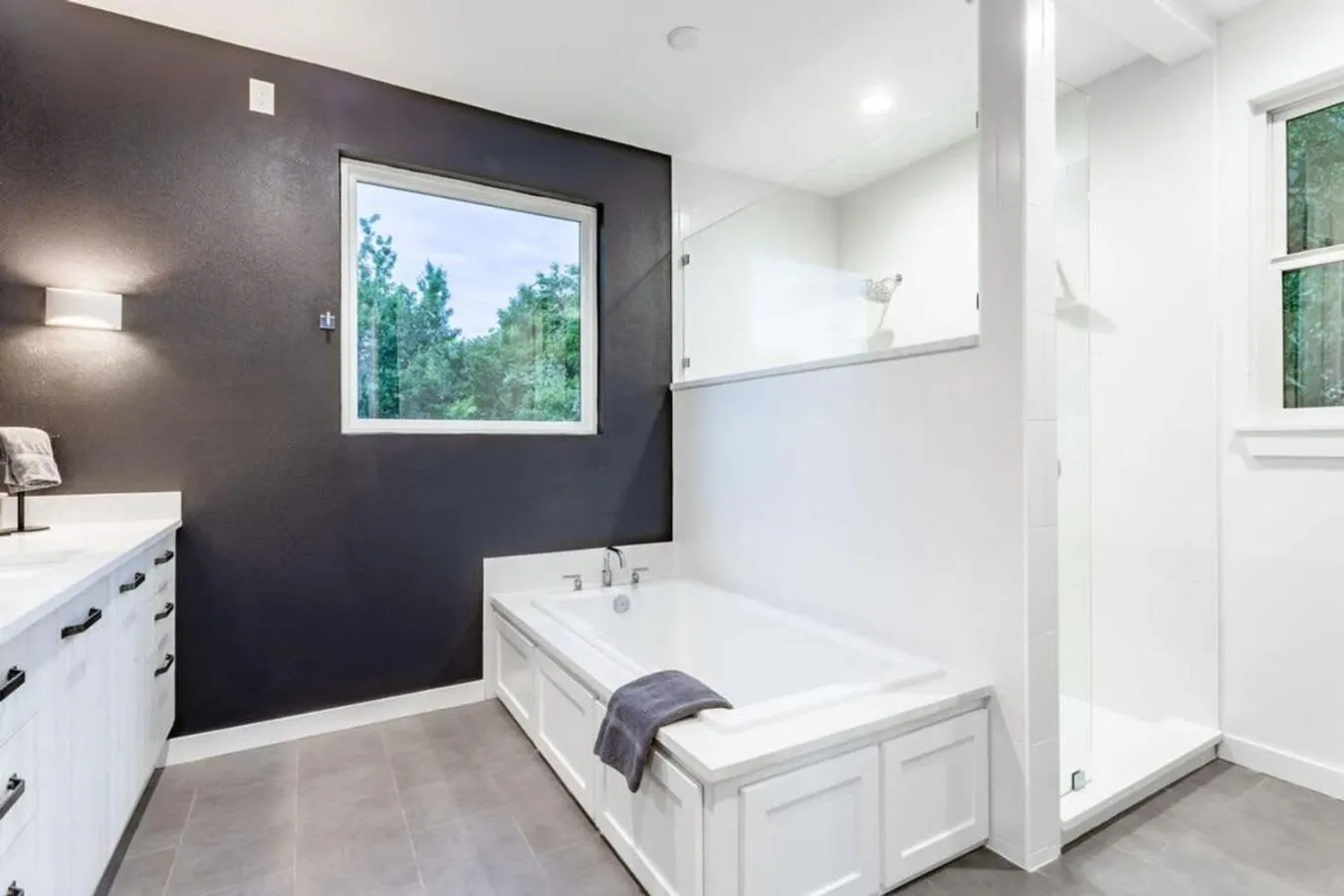 Bathroom in Eastside House Supreme Downtown 6 Min Drive