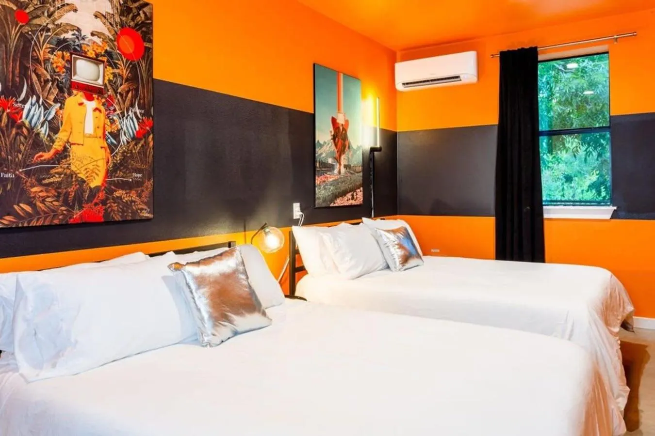 Bed in Eastside House Supreme Downtown 6 Min Drive