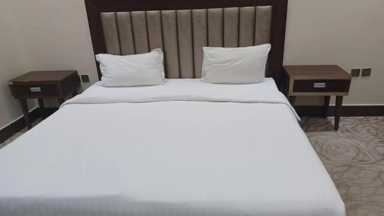 Bed in Quiet Rooms 7