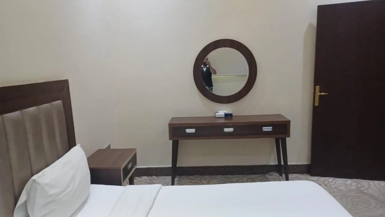 Bed in Quiet Rooms 7