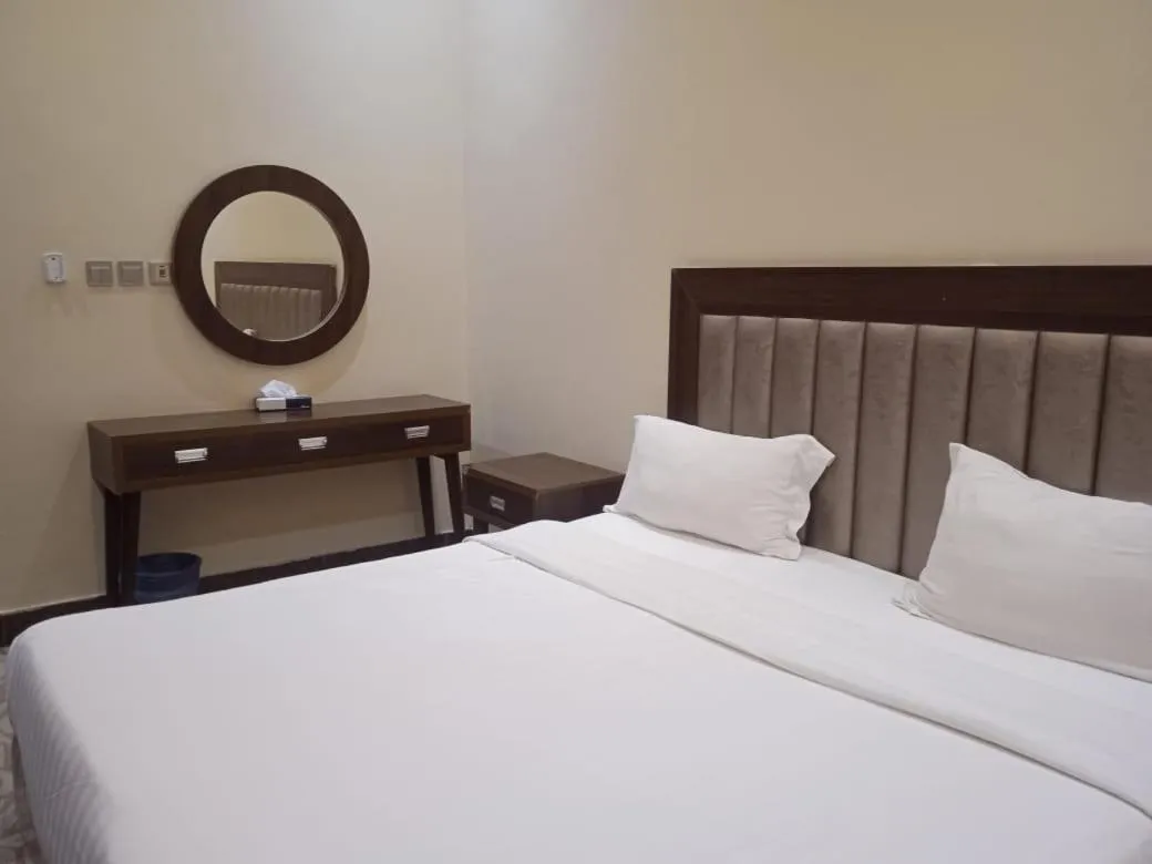 Bed in Quiet Rooms 7