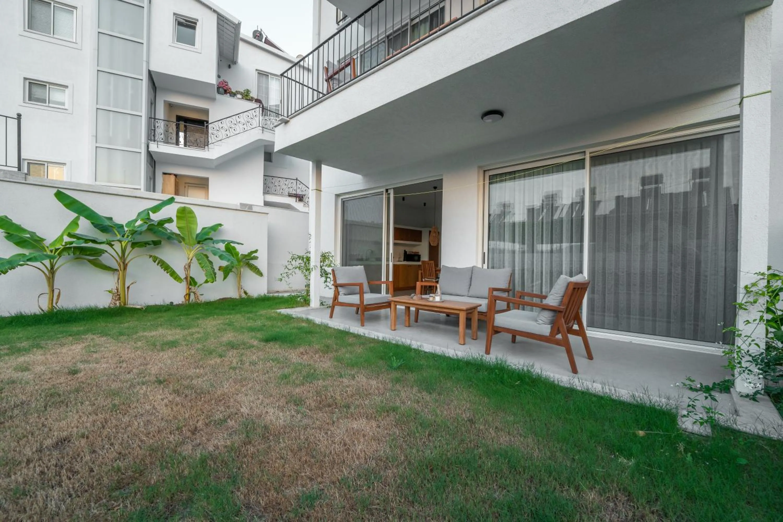 Patio in Gizz Suites