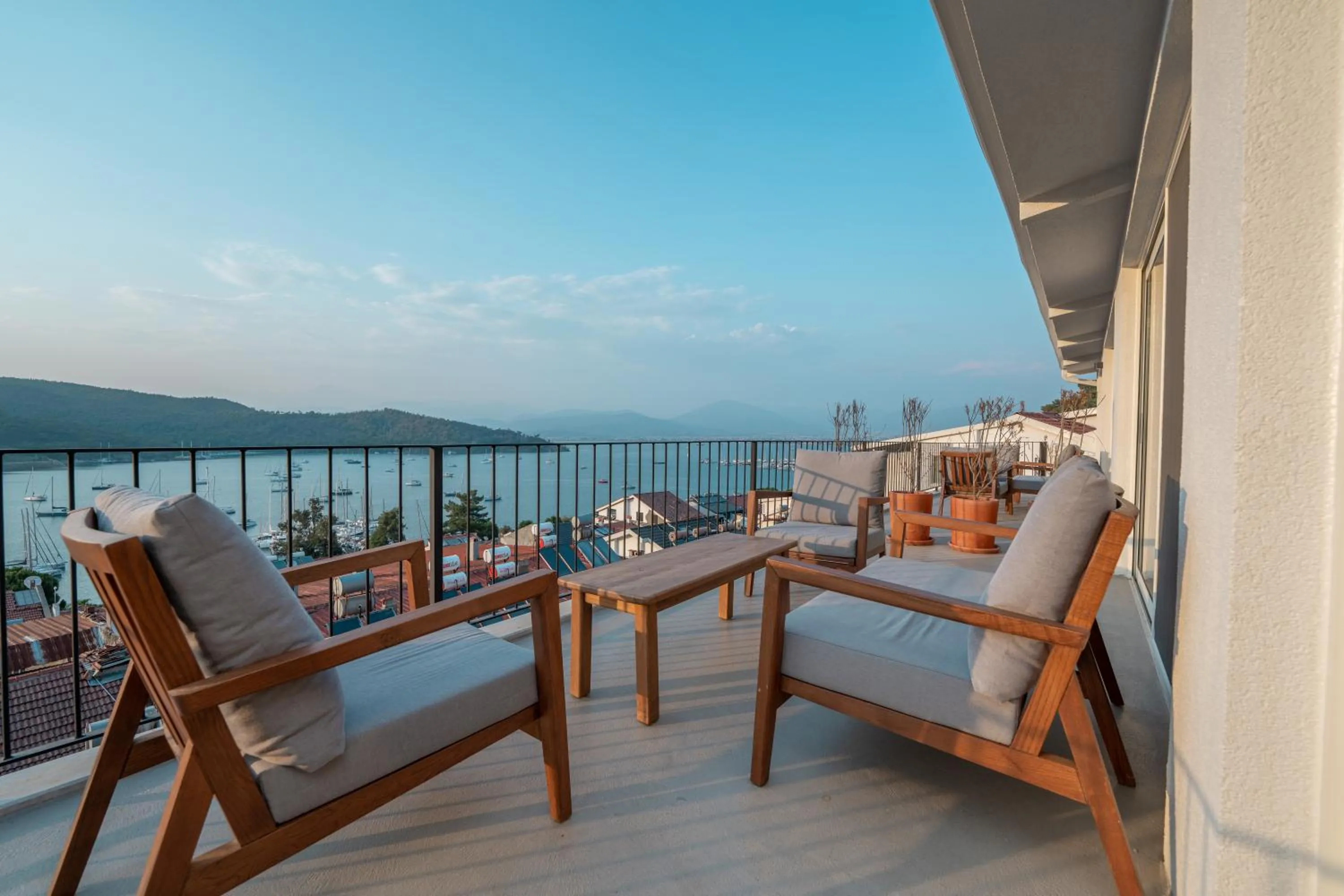 Patio in Gizz Suites