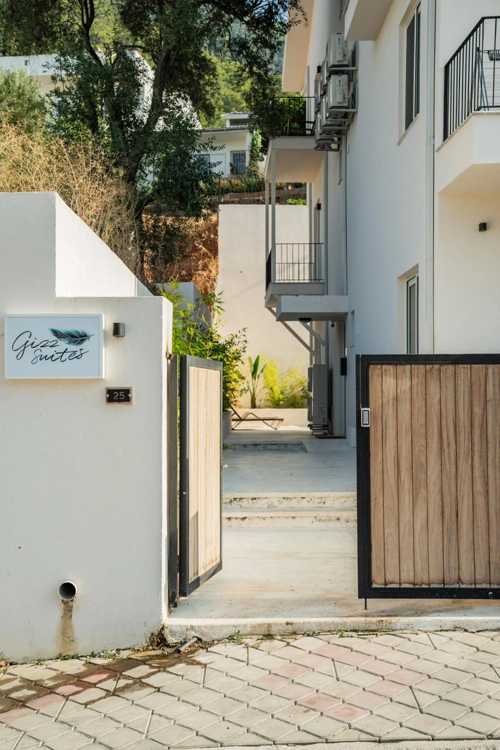 Property building in Gizz Suites City