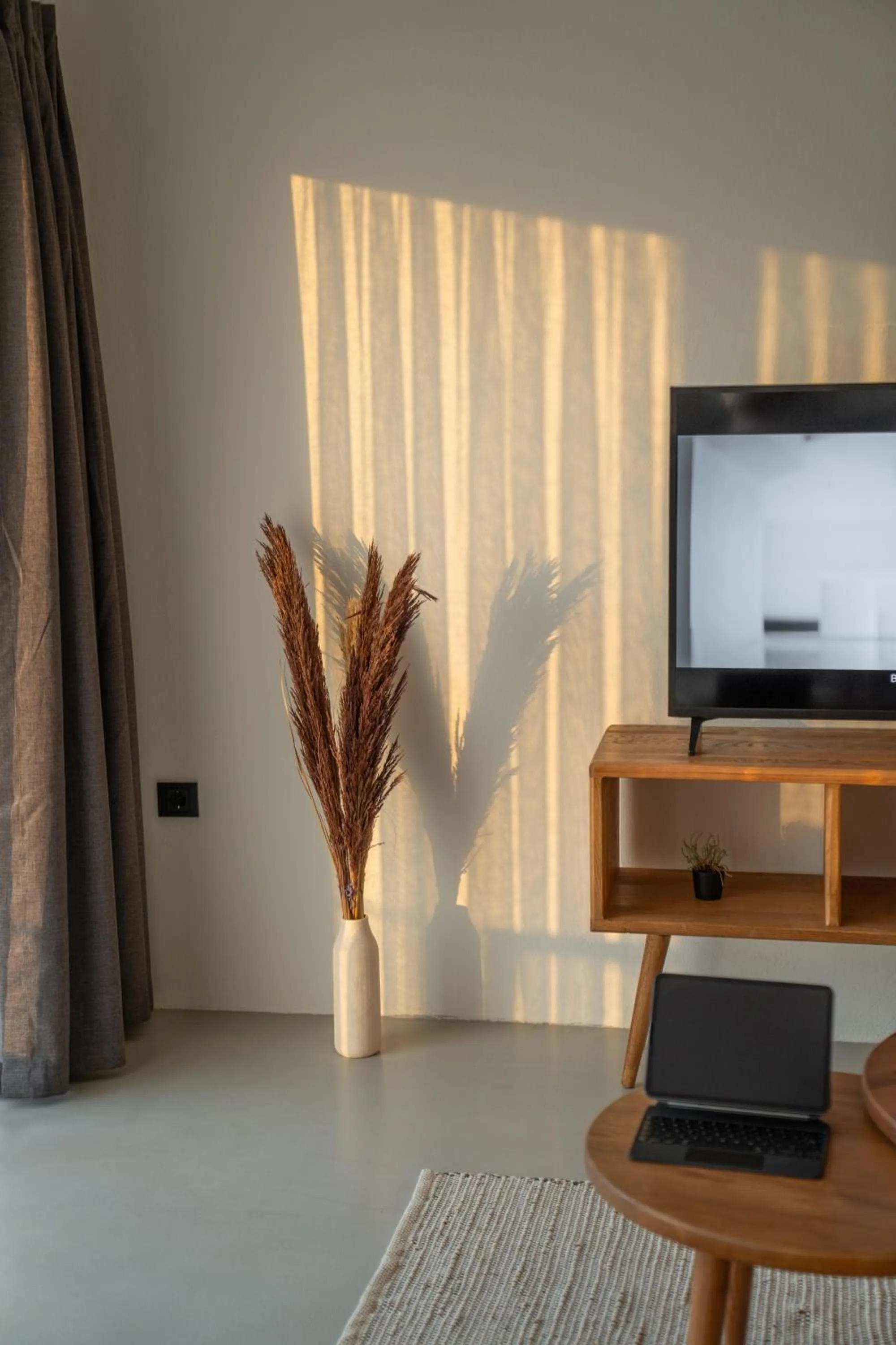 Communal lounge/ TV room in Gizz Suites City