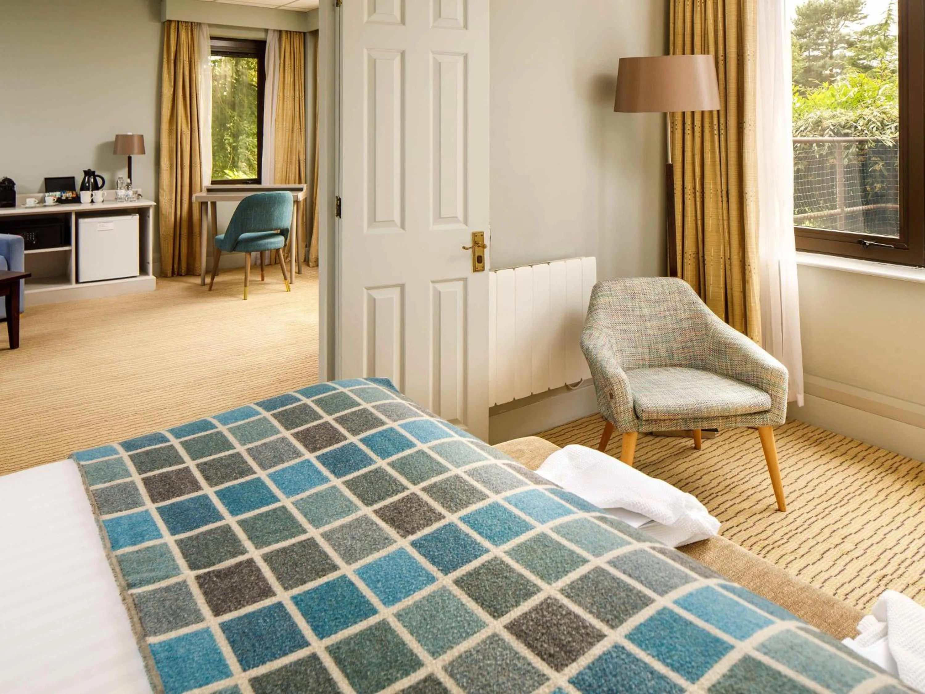 Bedroom, Bed in Mercure Hull Grange Park Hotel