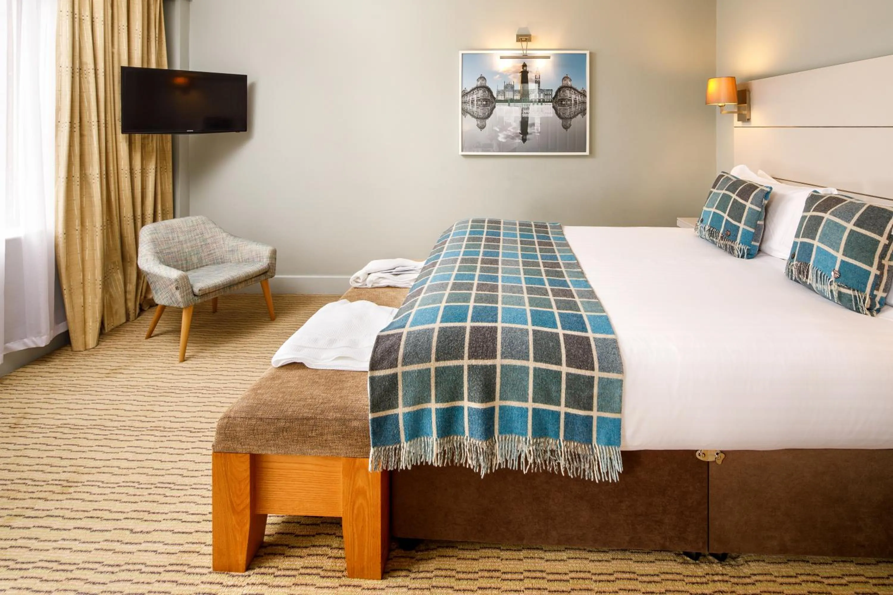 Bed in Mercure Hull Grange Park Hotel