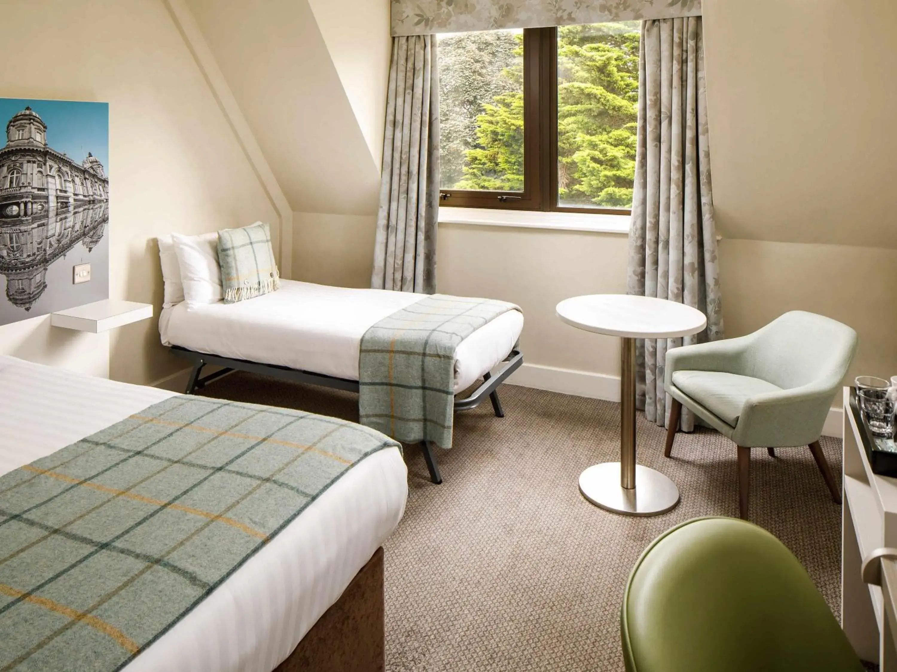 Bedroom, Bed in Mercure Hull Grange Park Hotel Bedroom, Bed in Mercure Hull Grange Park Hotel