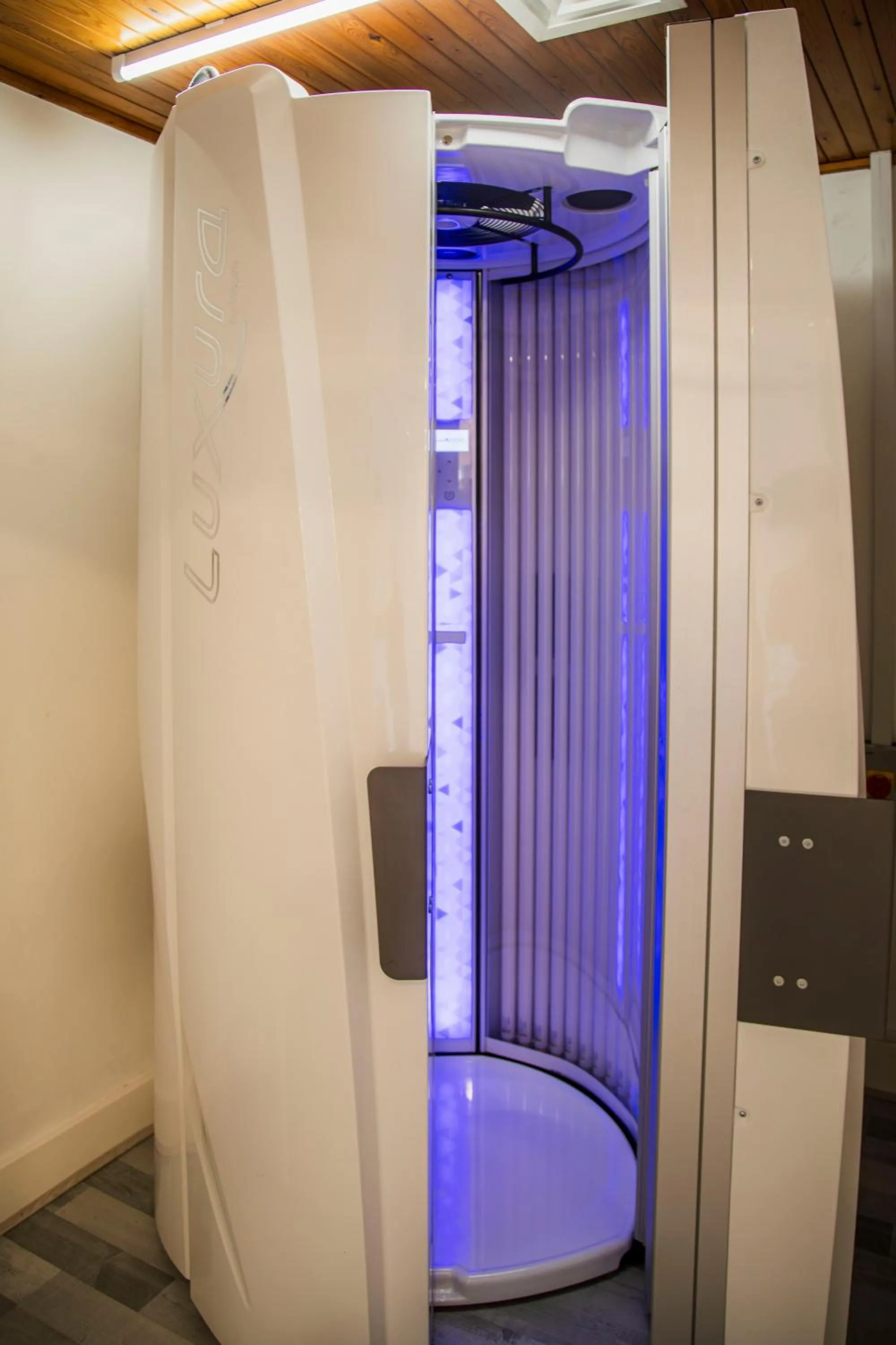 sunbed in Mercure Hull Grange Park Hotel