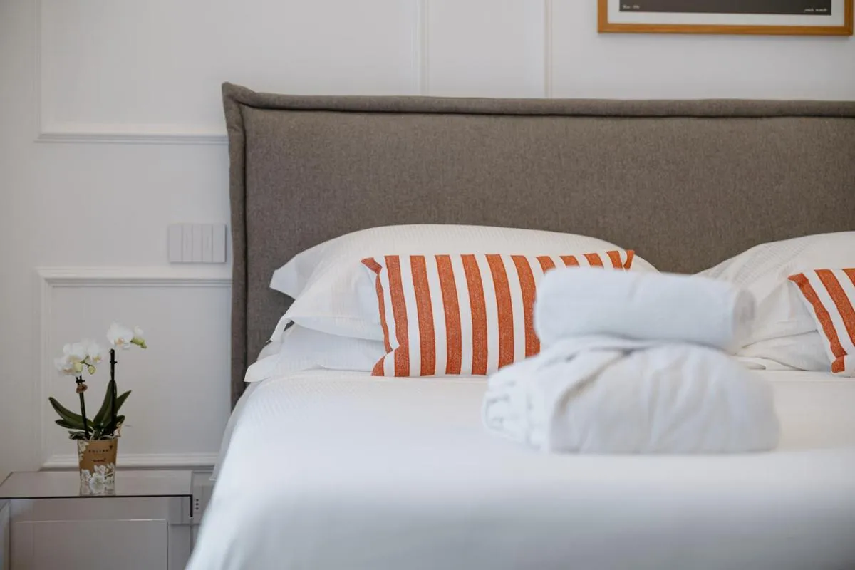Other, Bed in Be Your Home - Riviera Suites