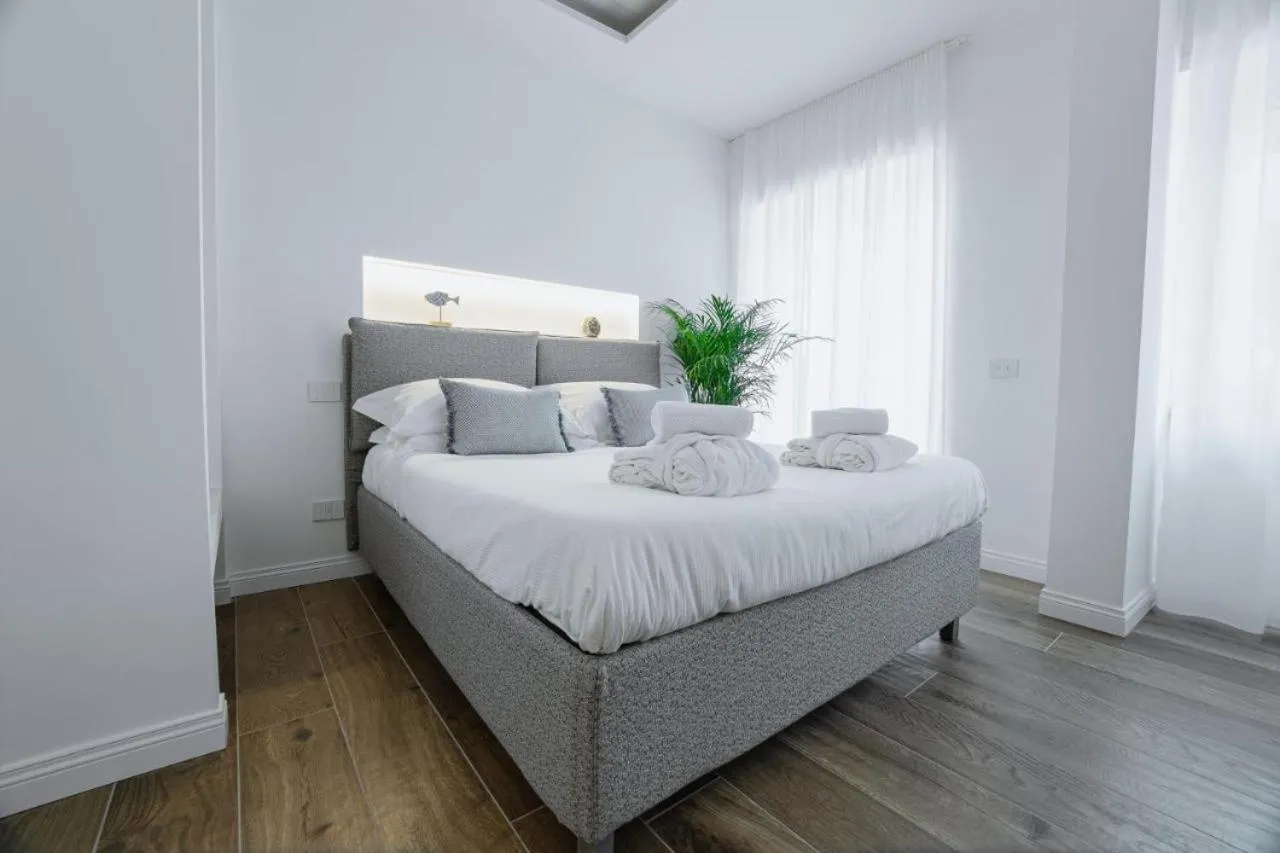 Other, Bed in Be Your Home - Riviera Suites