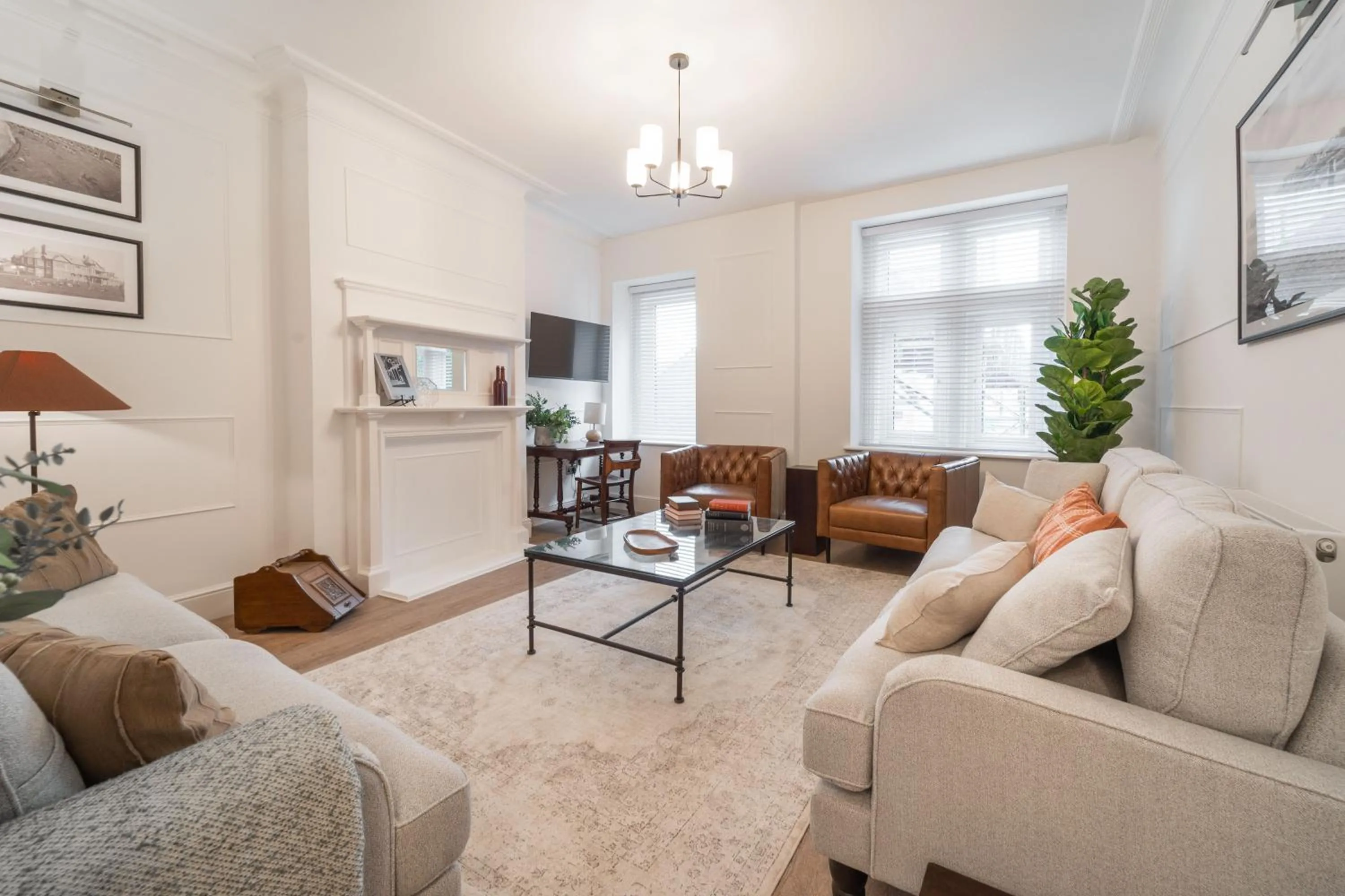 TV and multimedia in 8 The Quadrant Luxury Apartments - Hoylake