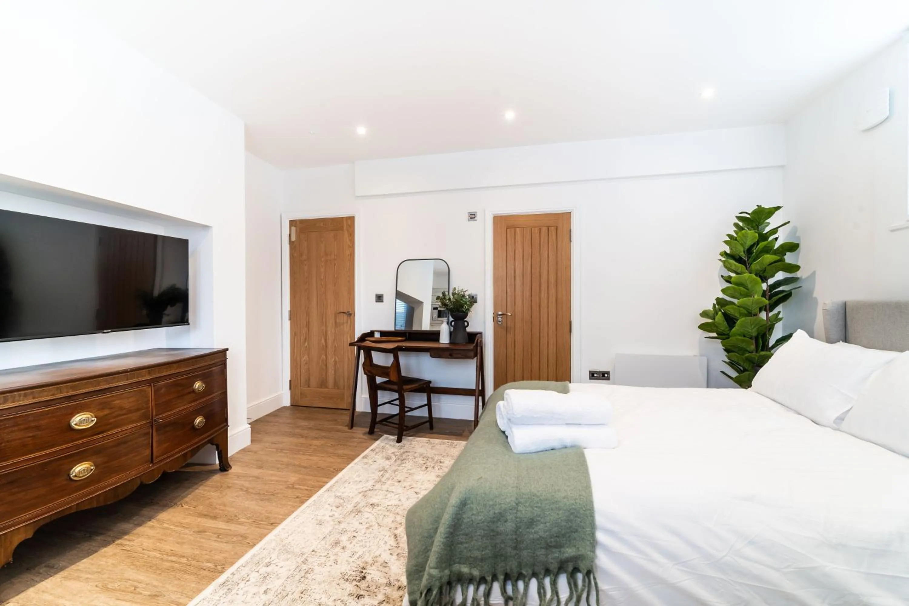 Bed in 8 The Quadrant Luxury Apartments - Hoylake