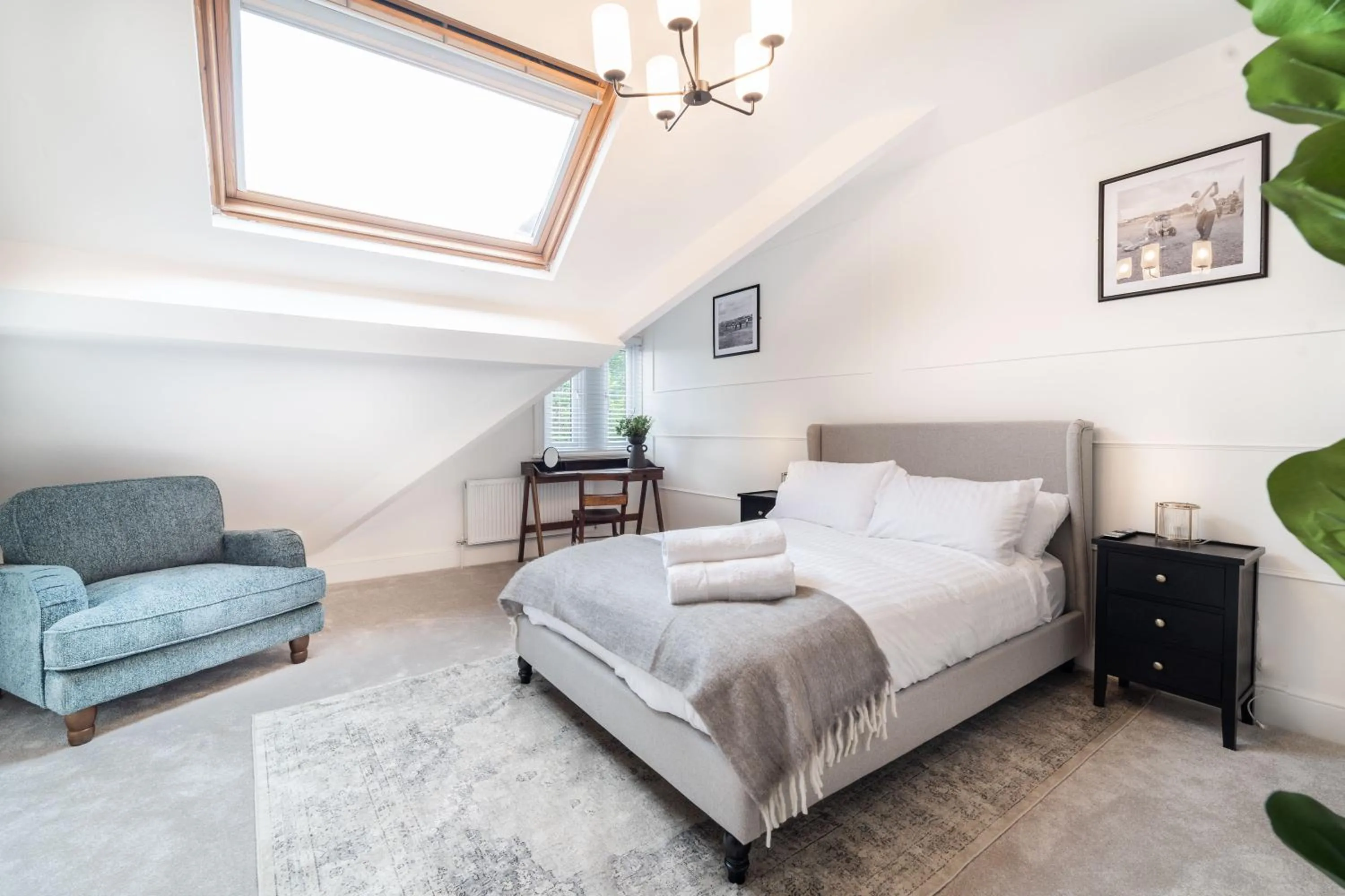 Bed in 8 The Quadrant Luxury Apartments - Hoylake