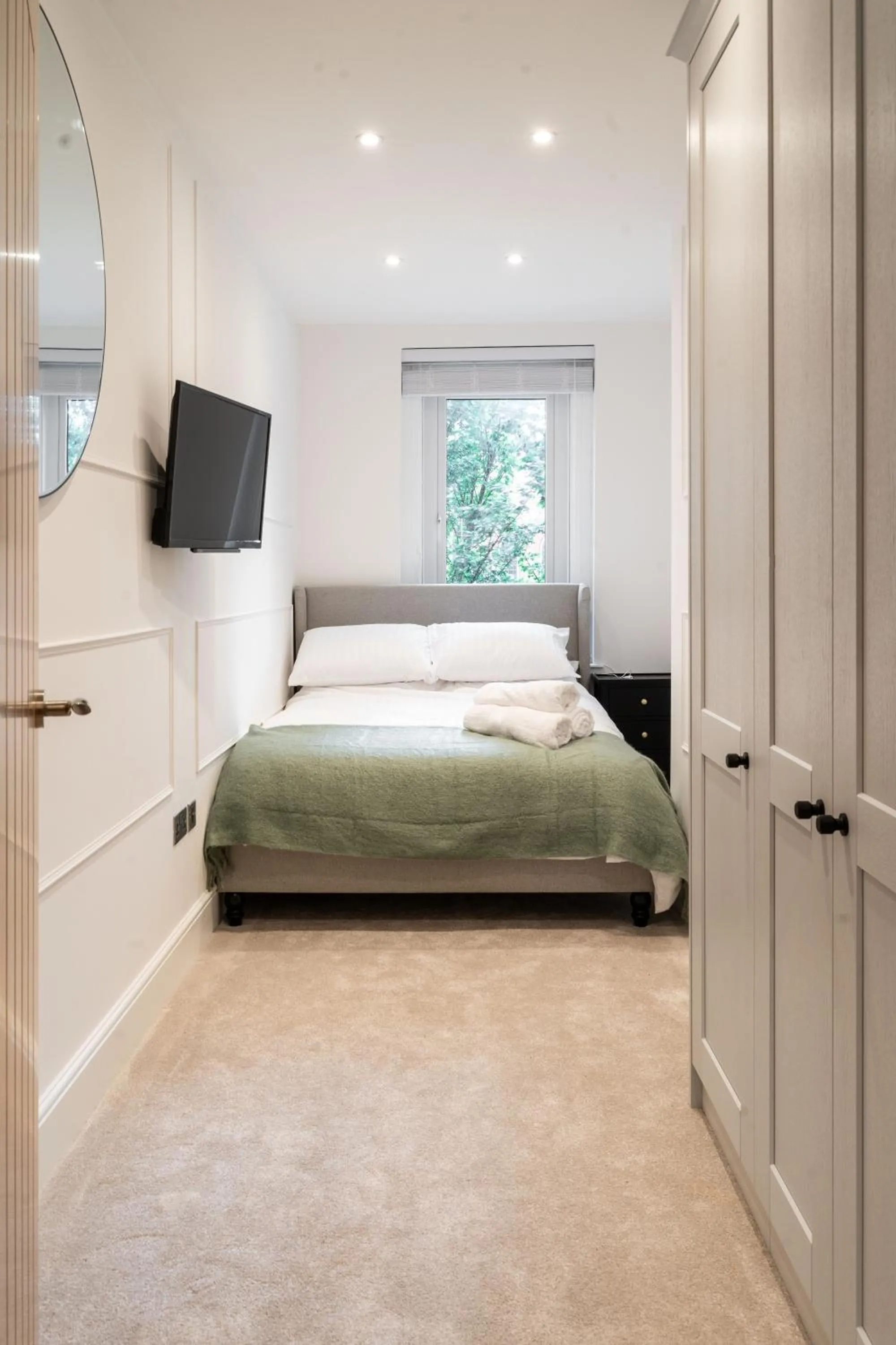 Bed in 8 The Quadrant Luxury Apartments - Hoylake