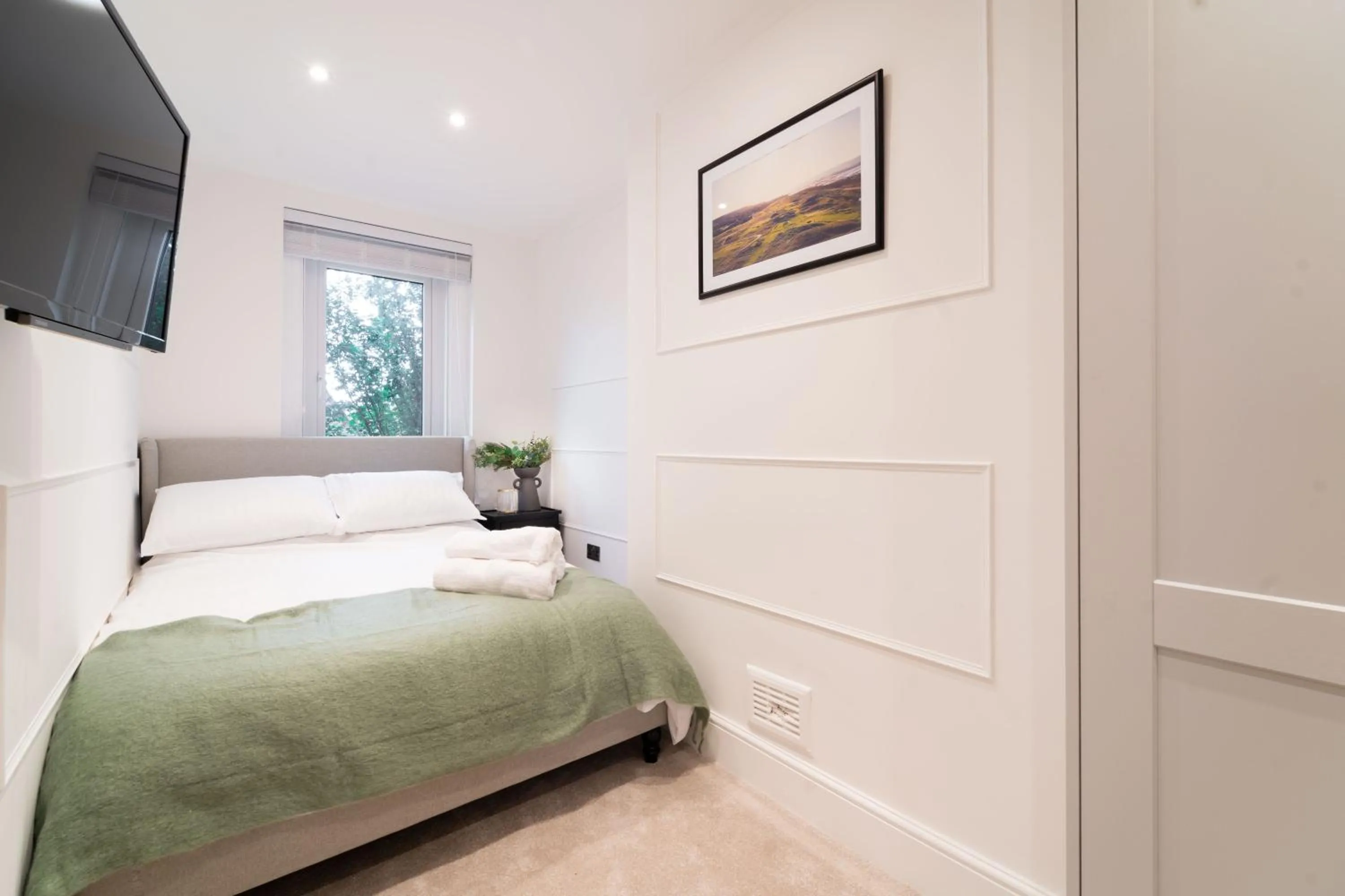 Bed in 8 The Quadrant Luxury Apartments - Hoylake