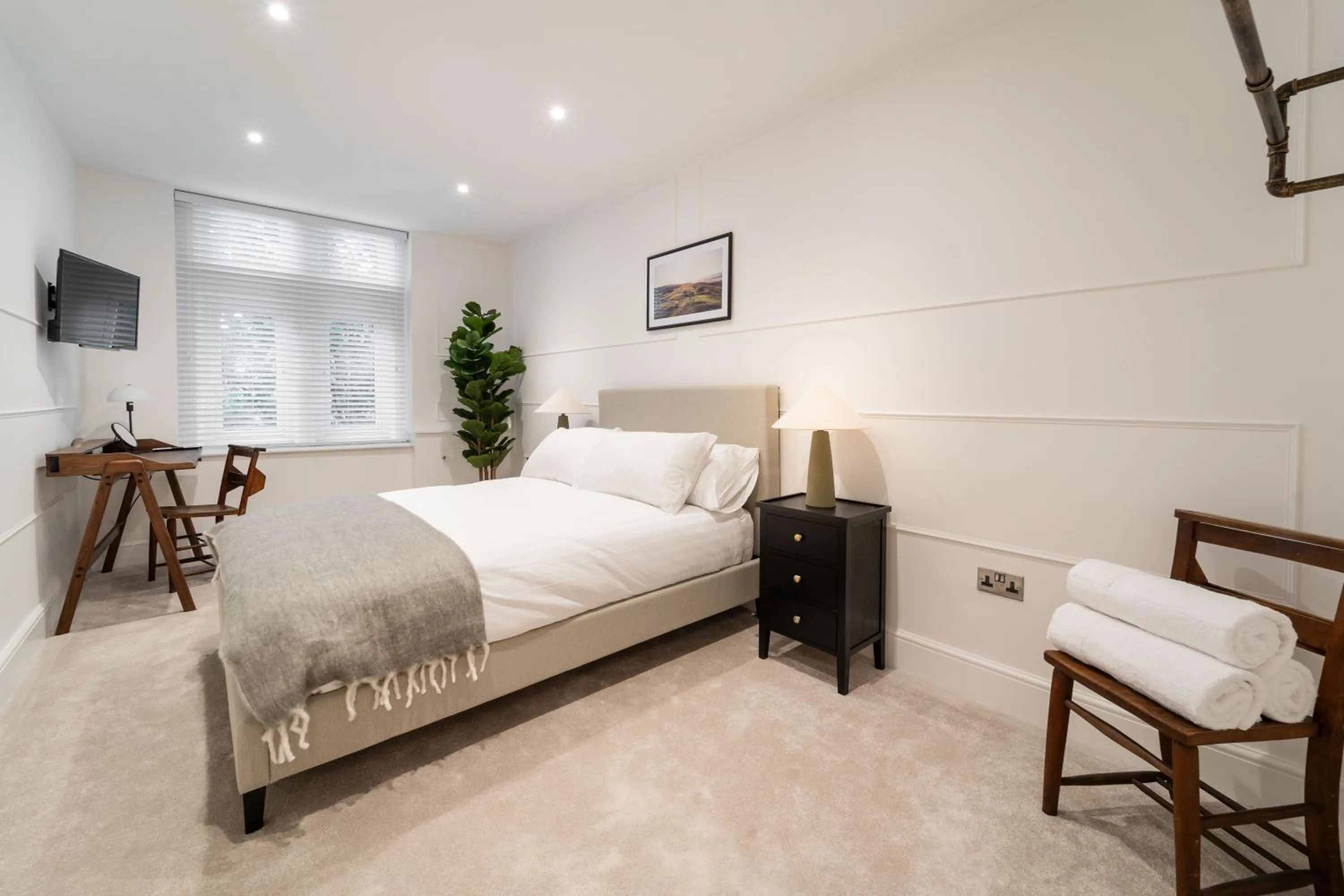 Bed in 8 The Quadrant Luxury Apartments - Hoylake