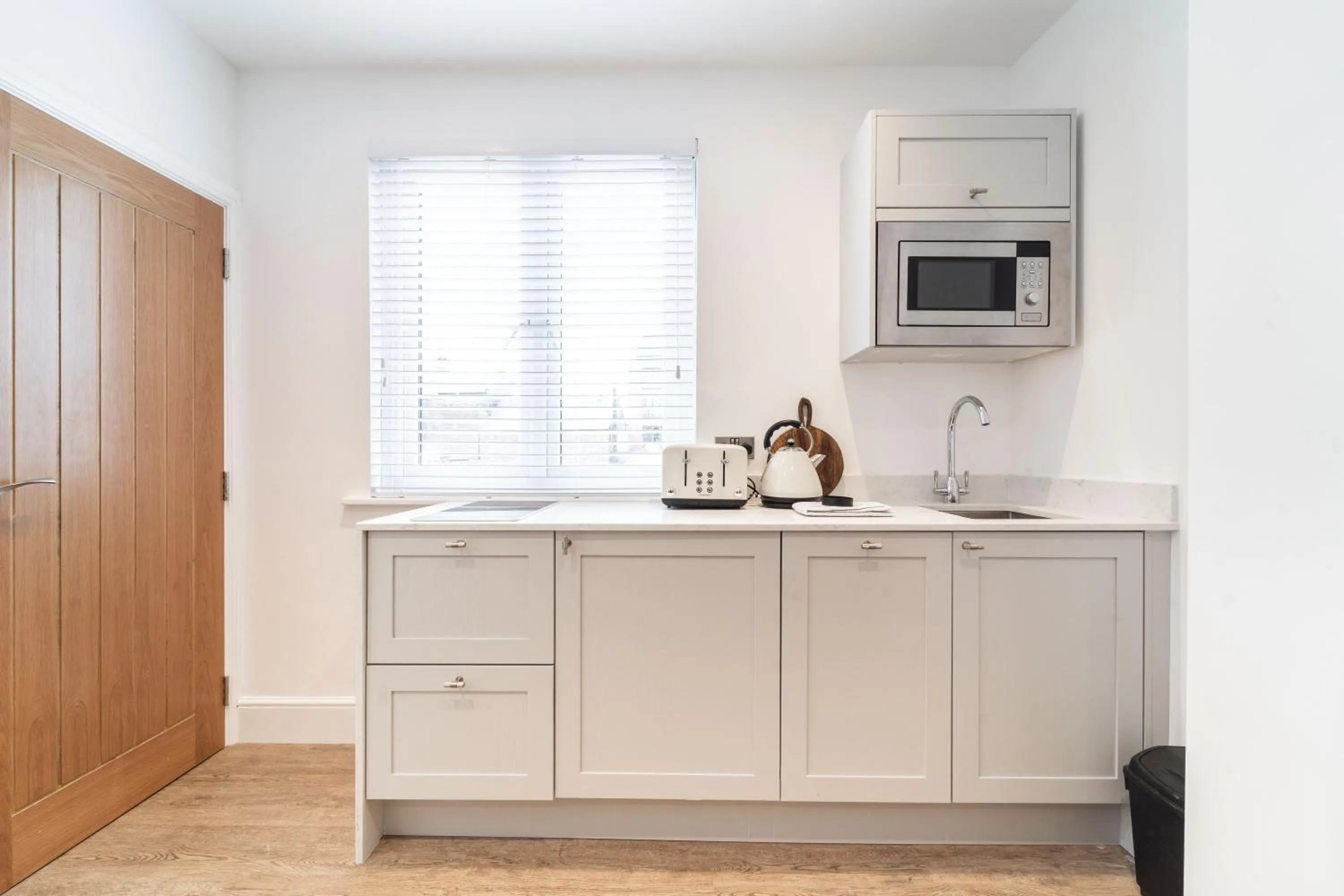 Coffee/tea facilities in 8 The Quadrant Luxury Apartments - Hoylake