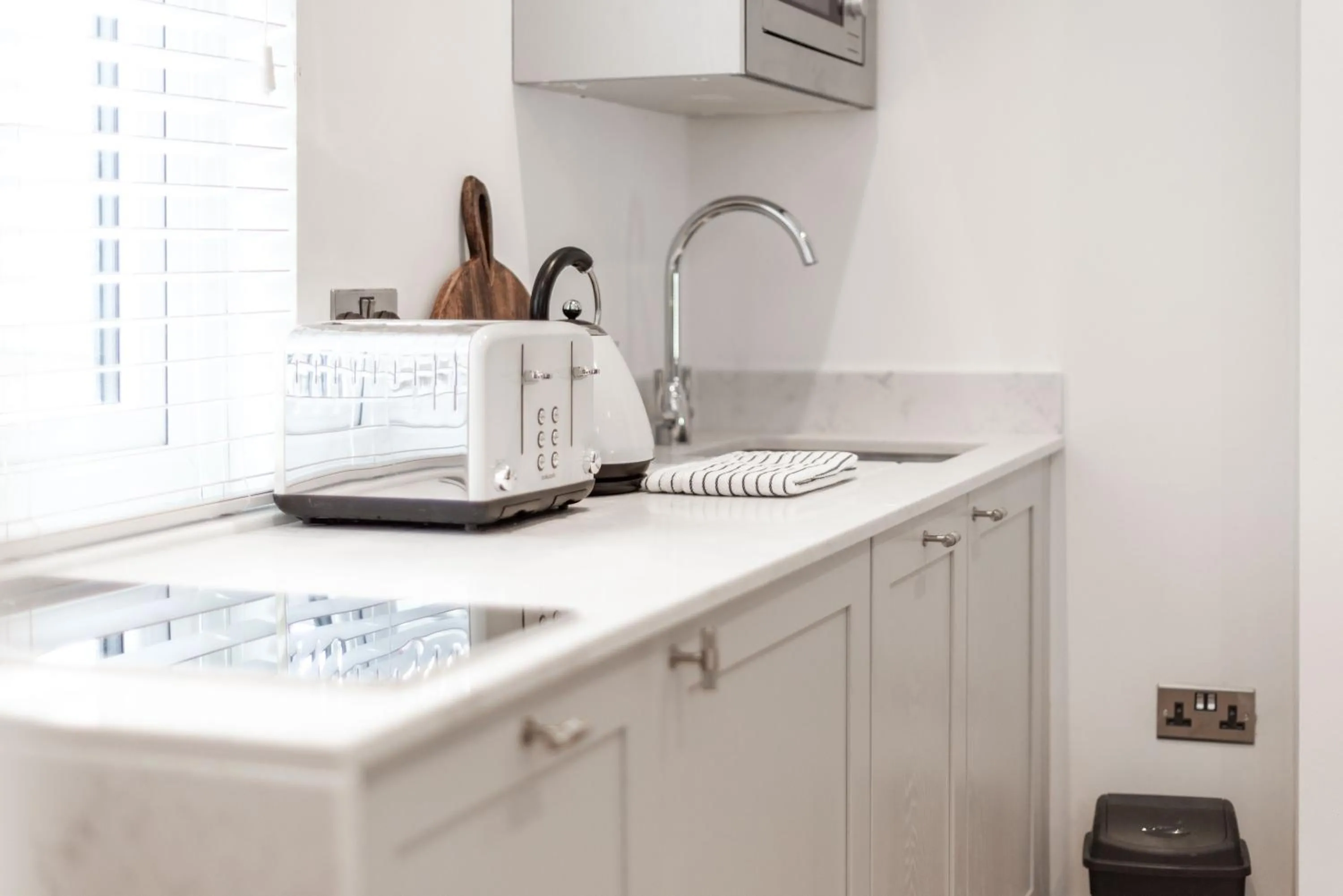 Kitchen or kitchenette in 8 The Quadrant Luxury Apartments - Hoylake