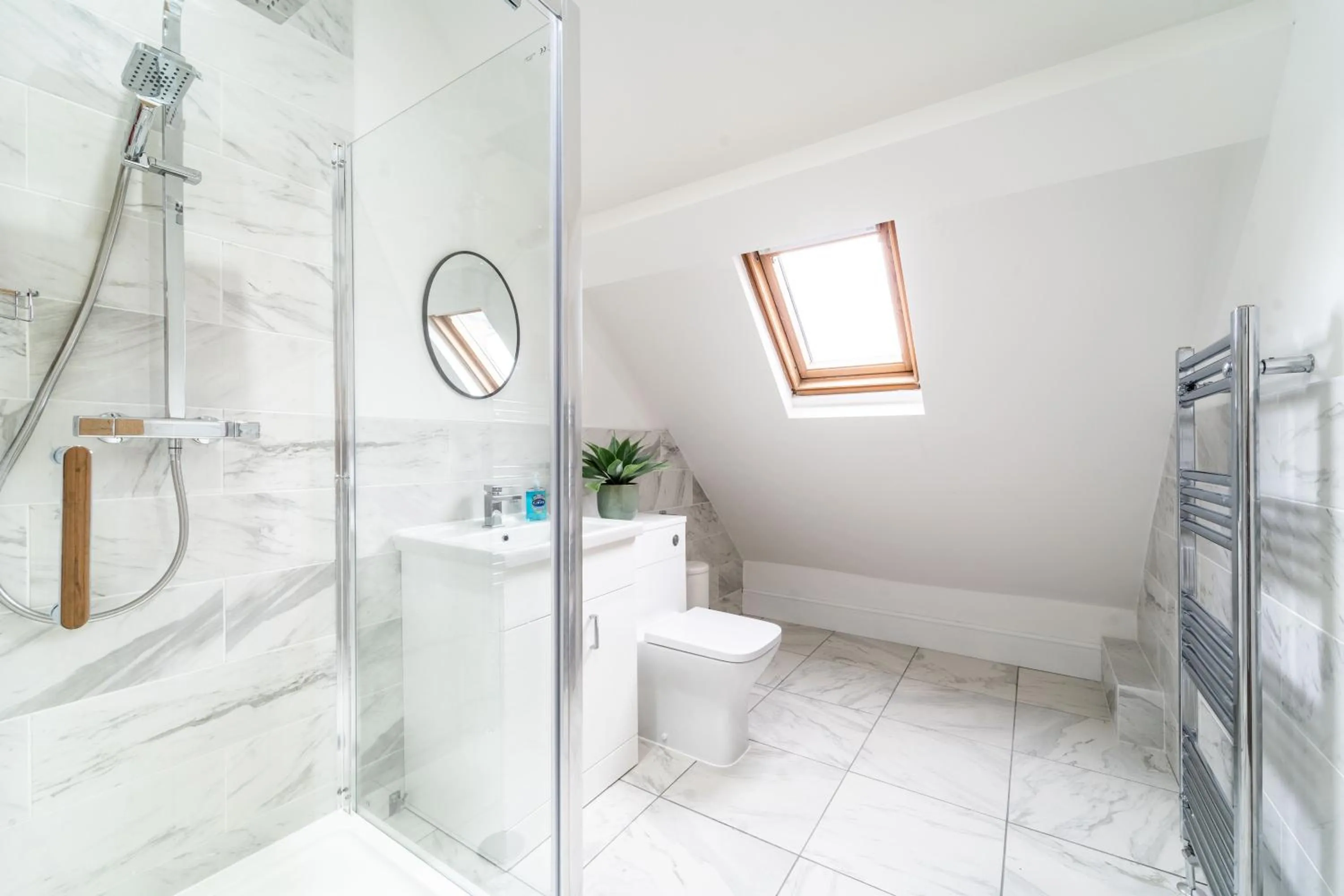 Shower in 8 The Quadrant Luxury Apartments - Hoylake