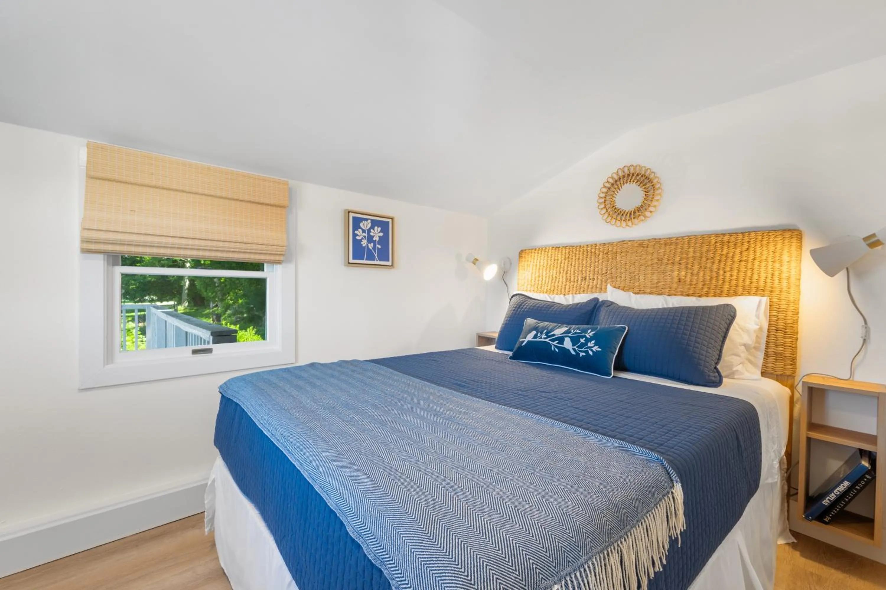 Bed in Marina Bay Cottages