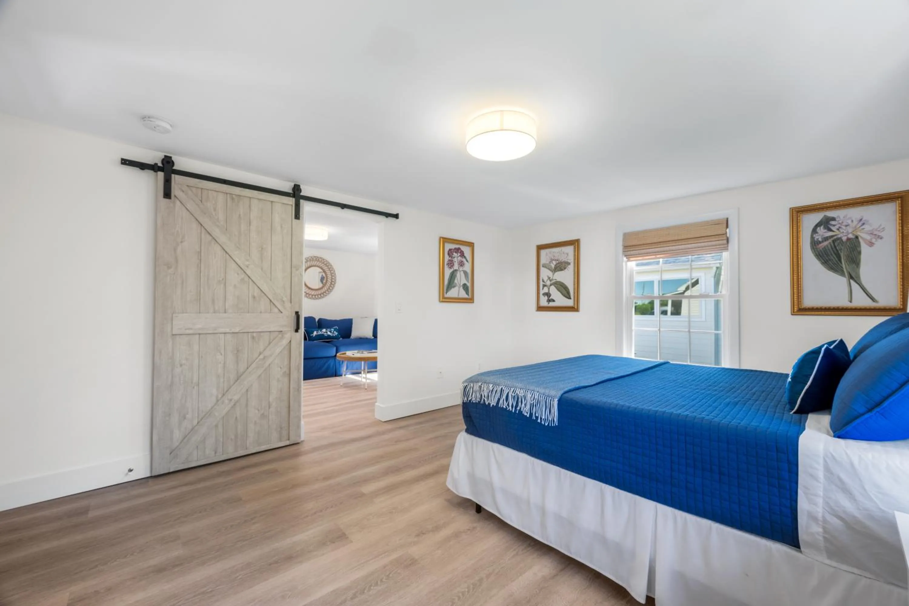 Bed in Marina Bay Cottages