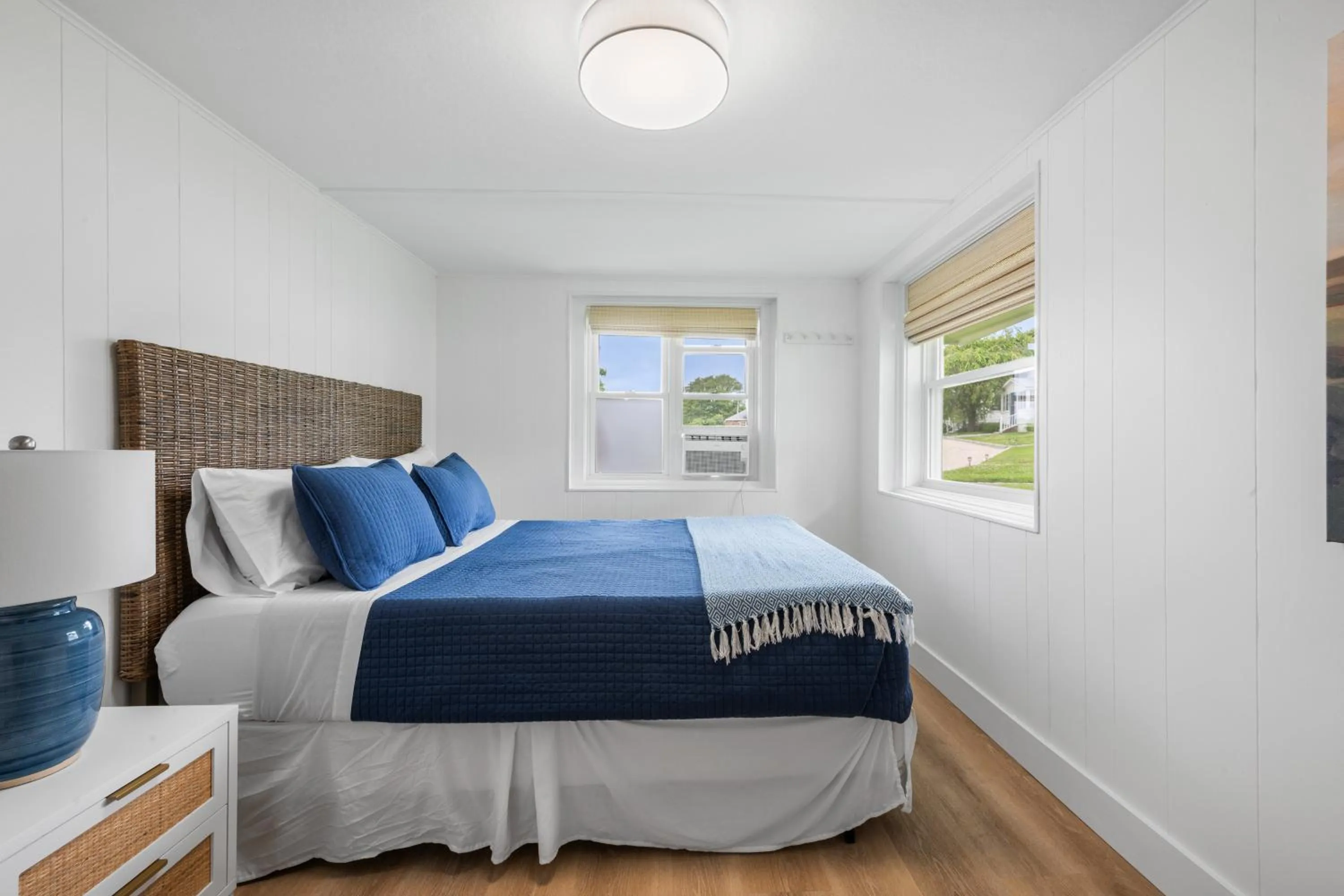 Bed in Marina Bay Cottages