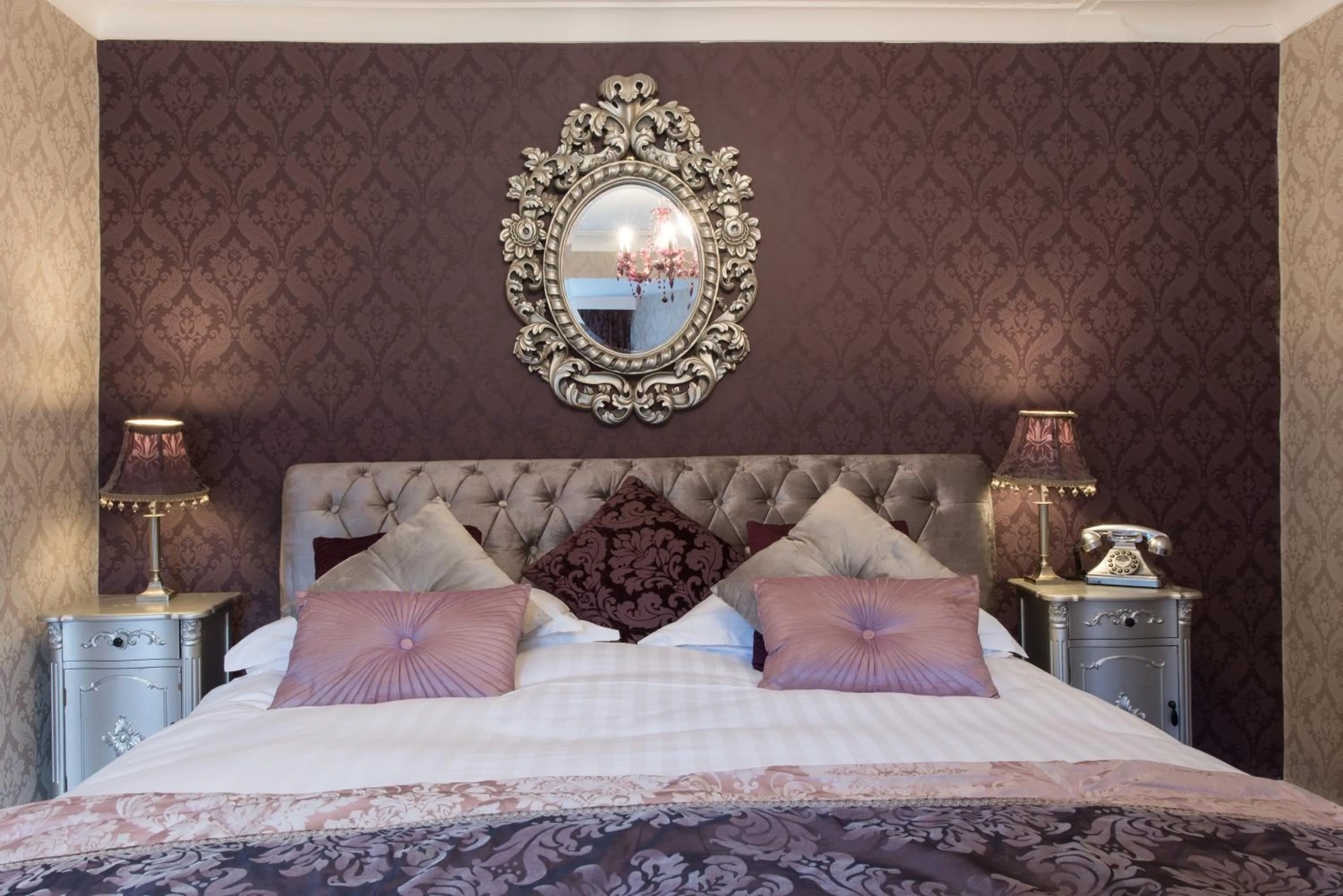 Bed in Maenan Abbey Hotel