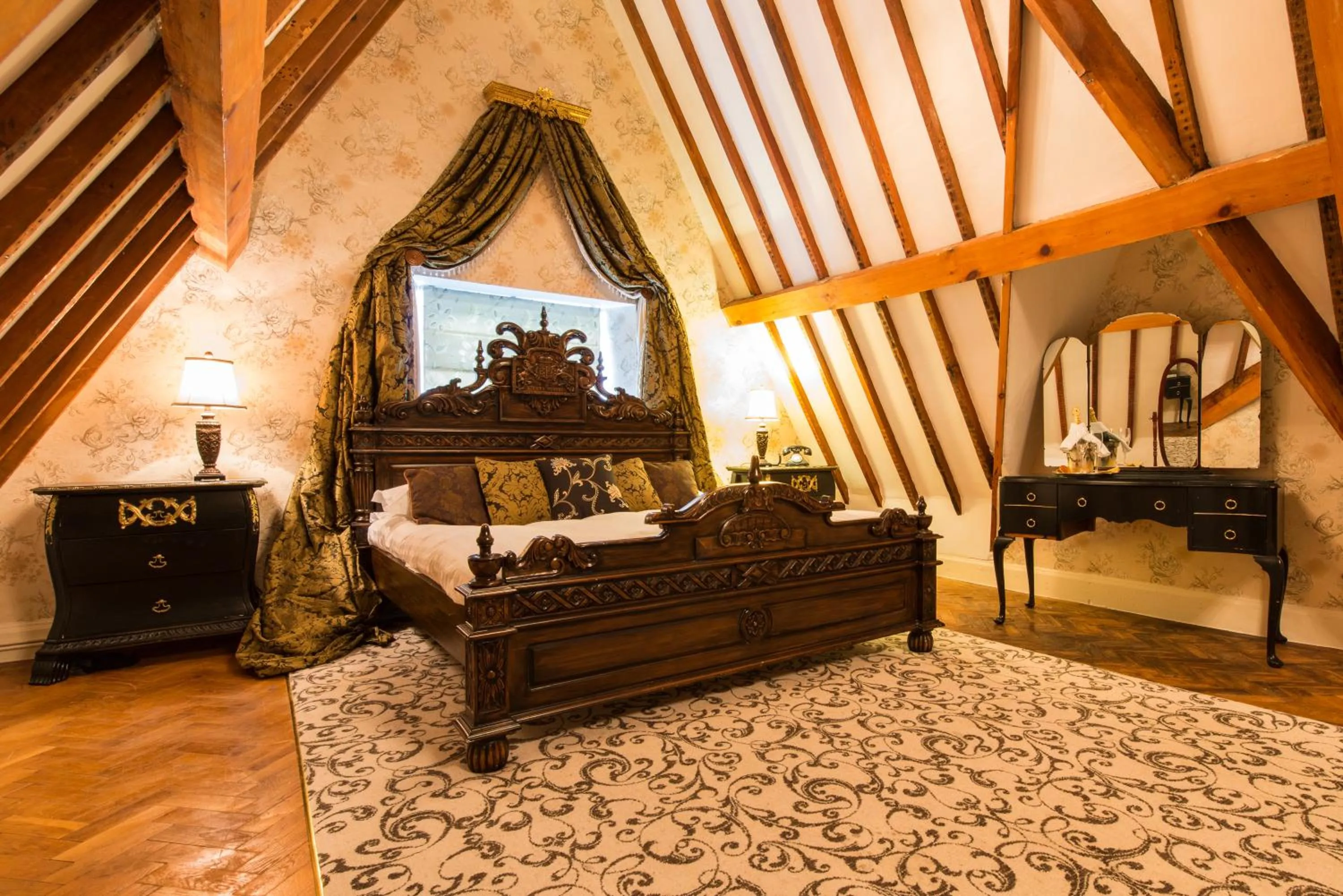 Photo of the whole room in Maenan Abbey Hotel