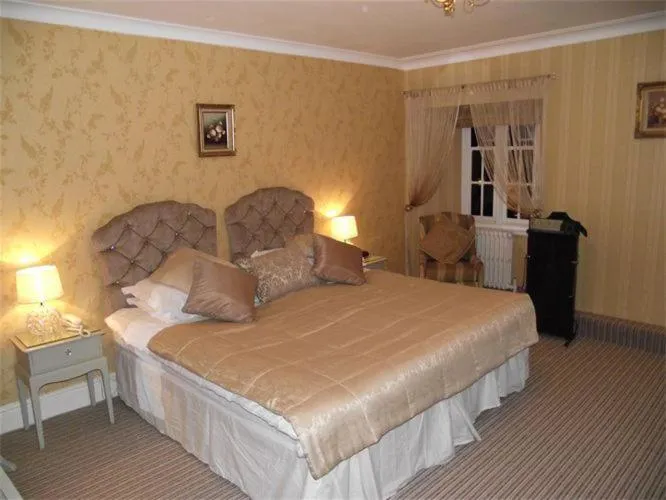 Bedroom, Bed in Maenan Abbey Hotel