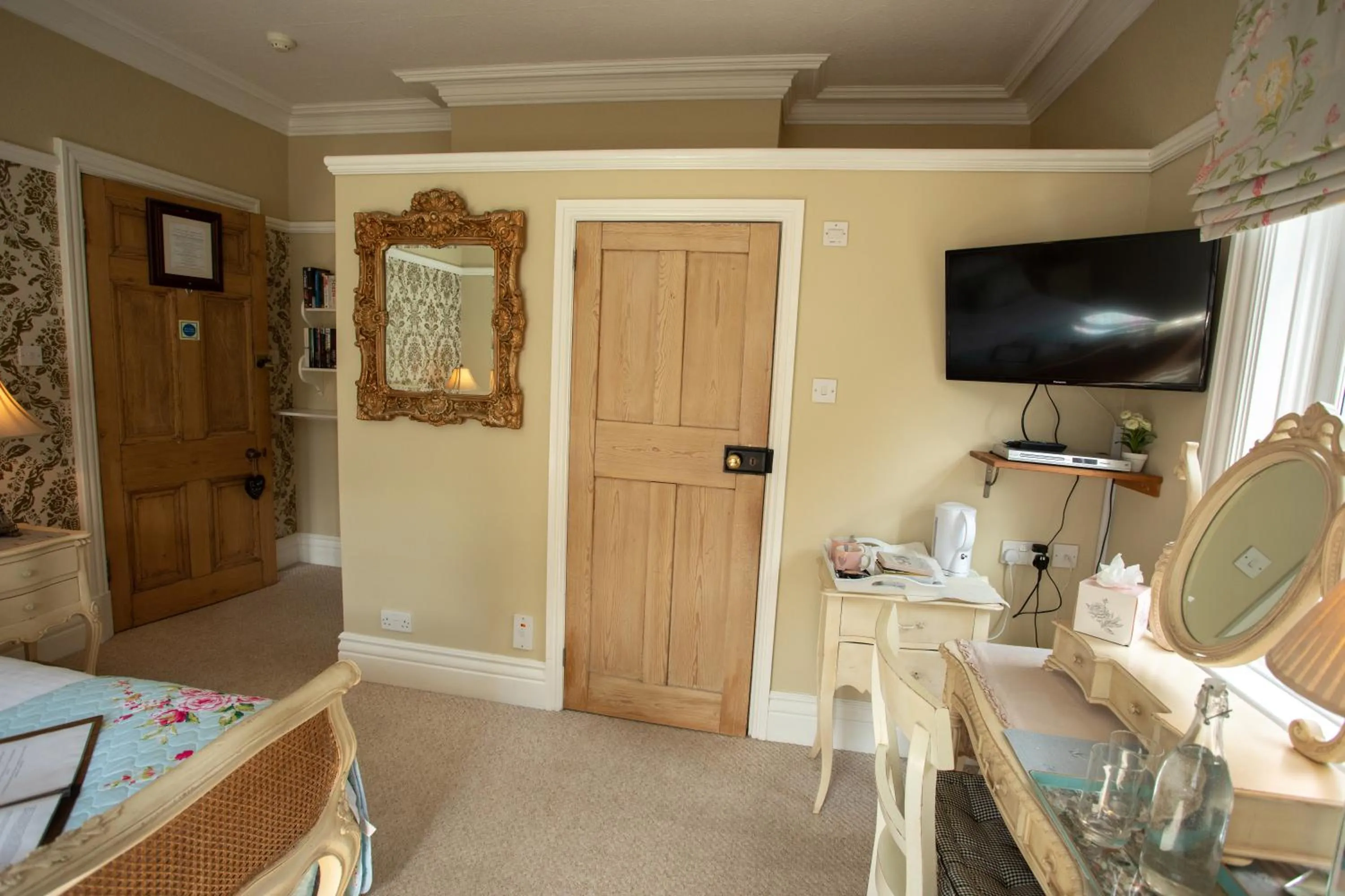 Bed in Treherne House & The Malvern Retreat