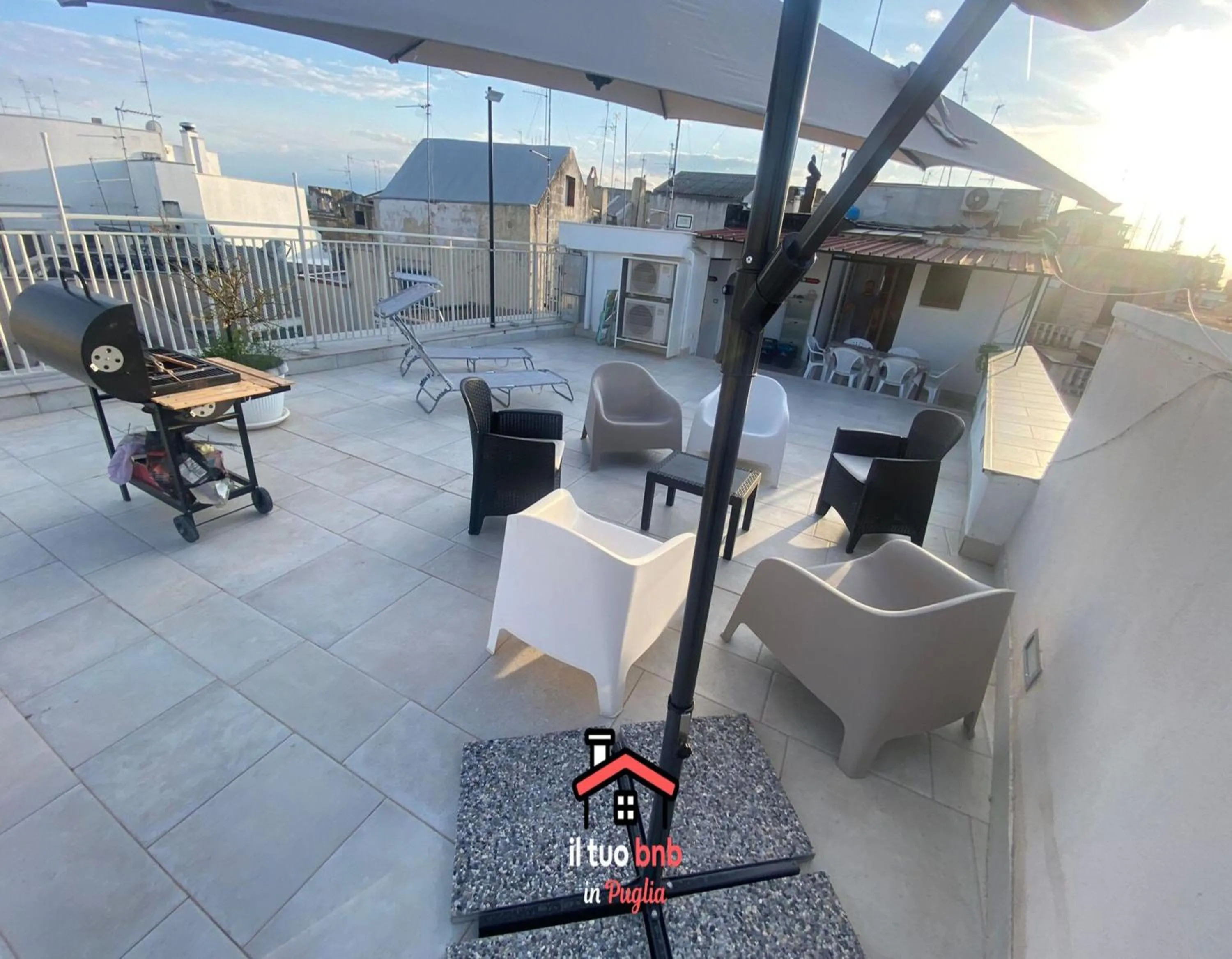 Property building in Casa Bianca bnb,Big Terrace,10 min Airport Beaches