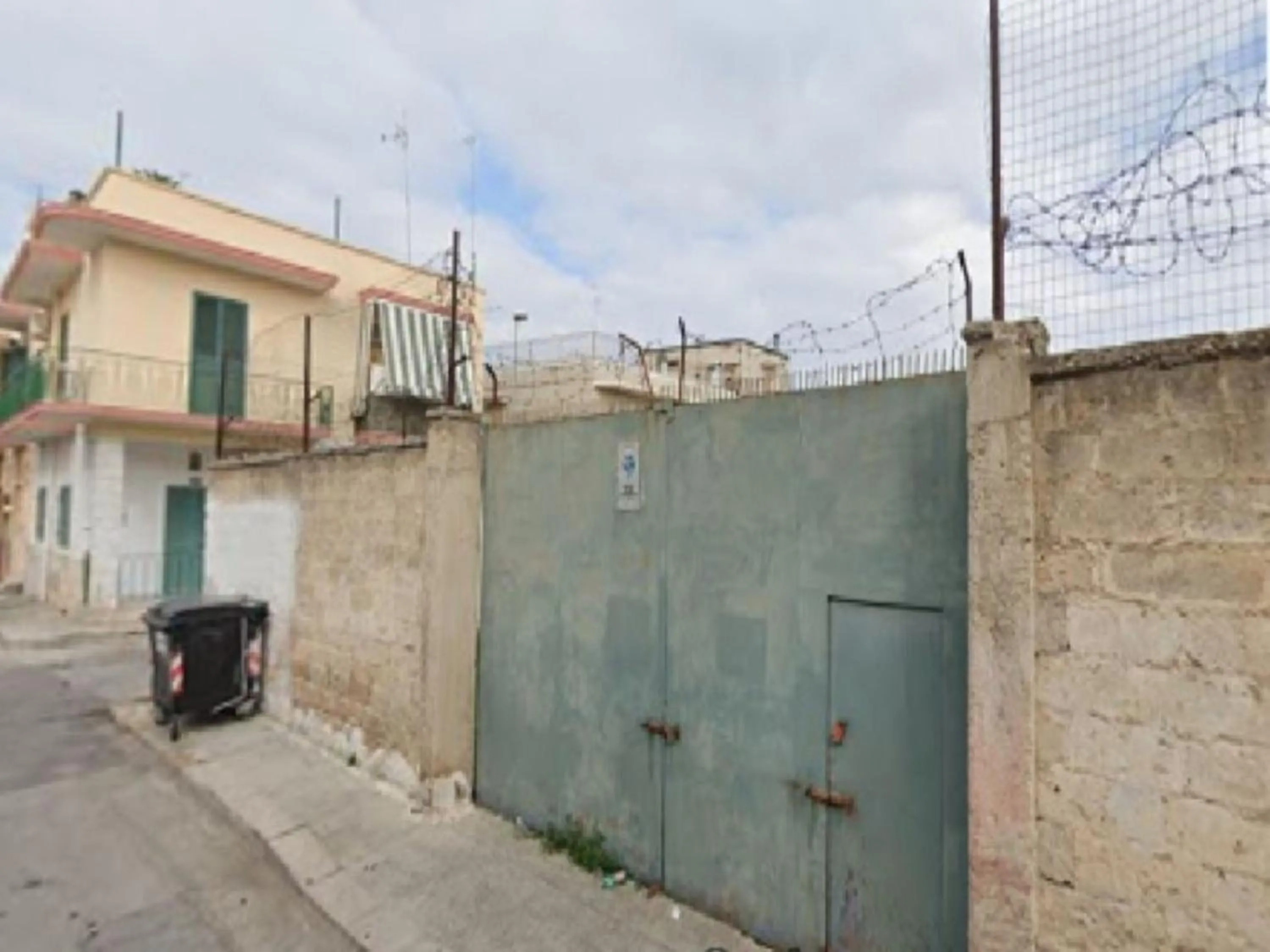 Property building in Casa Bianca bnb,Big Terrace,10 min Airport Beaches