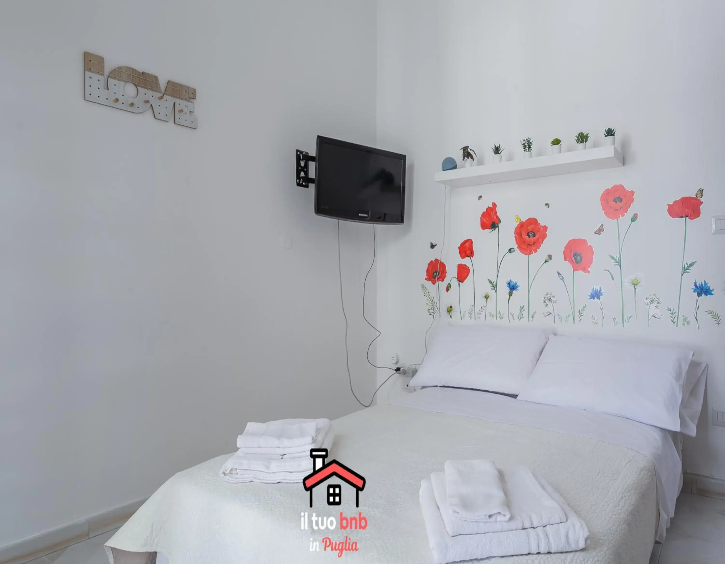 Bed in Casa Bianca bnb,Big Terrace,10 min Airport Beaches Bed in Casa Bianca bnb,Big Terrace,10 min Airport Beaches