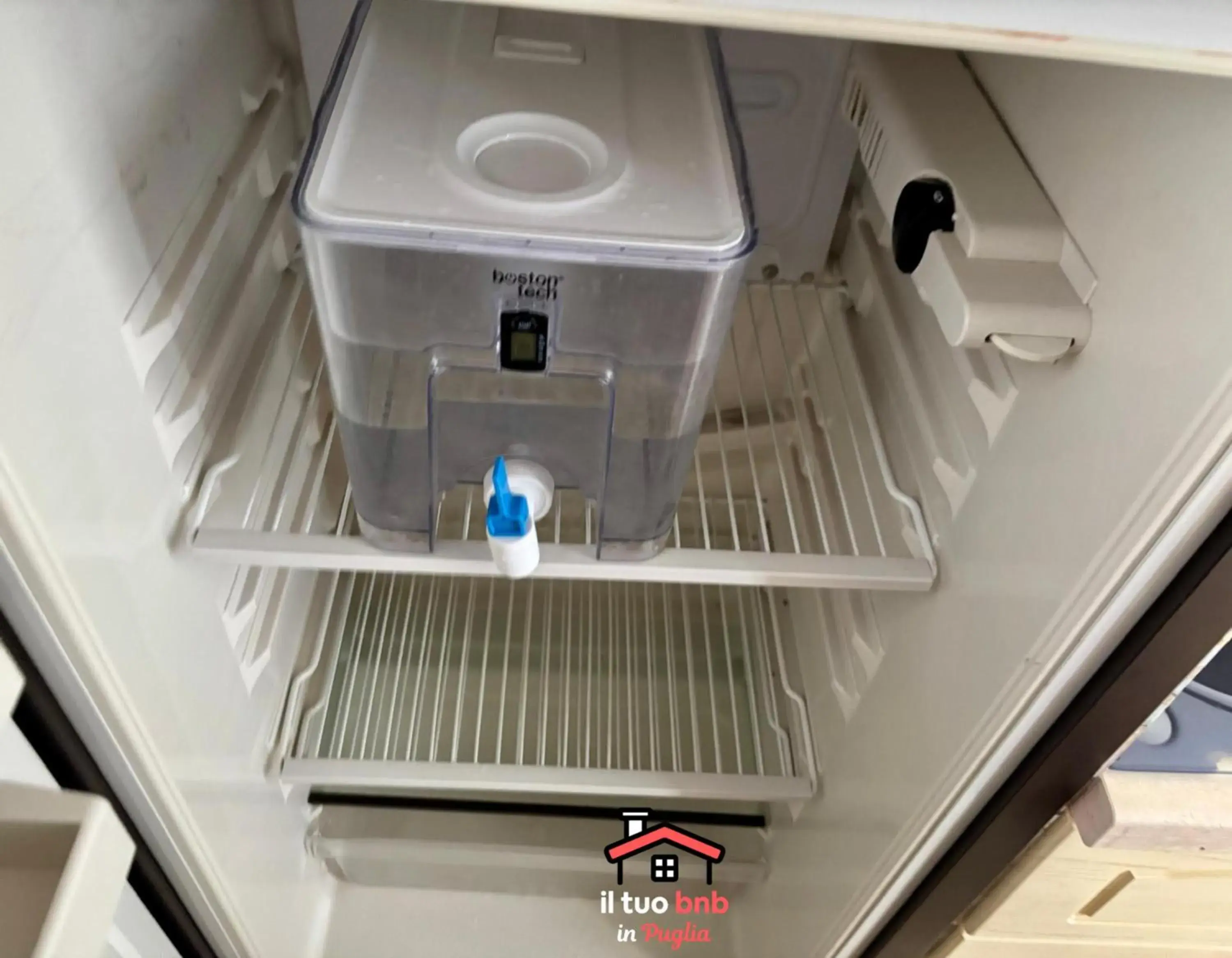 Kitchen or kitchenette in Casa Bianca bnb,Big Terrace,10 min Airport Beaches Kitchen or kitchenette in Casa Bianca bnb,Big Terrace,10 min Airport Beaches