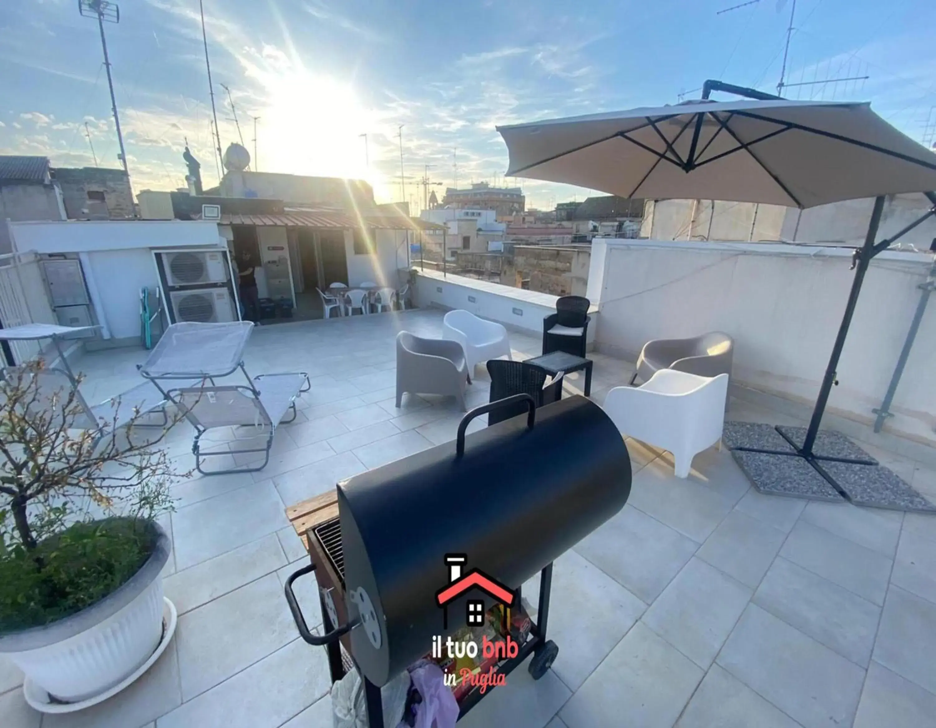 Property building in Casa Bianca bnb,Big Terrace,10 min Airport Beaches Property building in Casa Bianca bnb,Big Terrace,10 min Airport Beaches