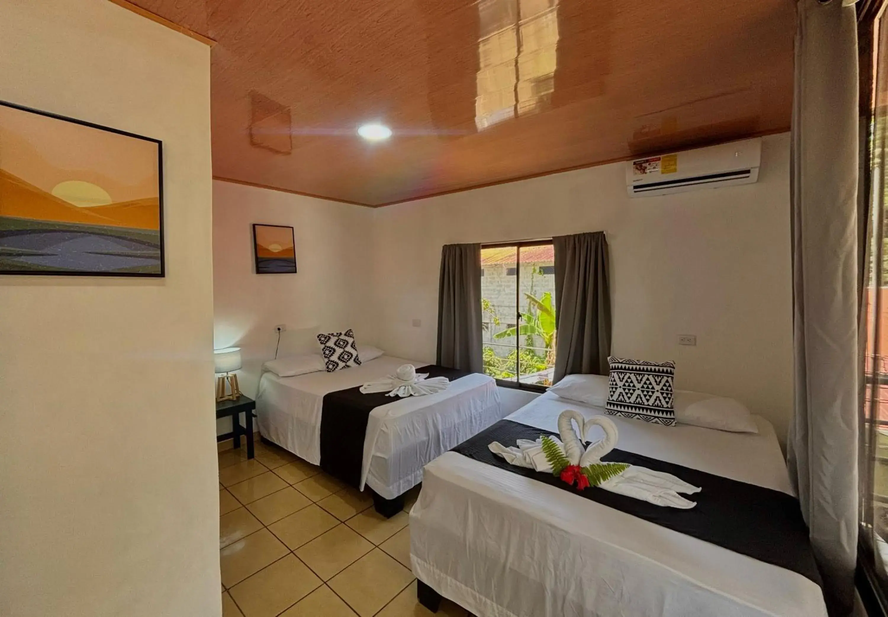 Superior Quadruple Room in Carey Lodging Superior Quadruple Room in Carey Lodging